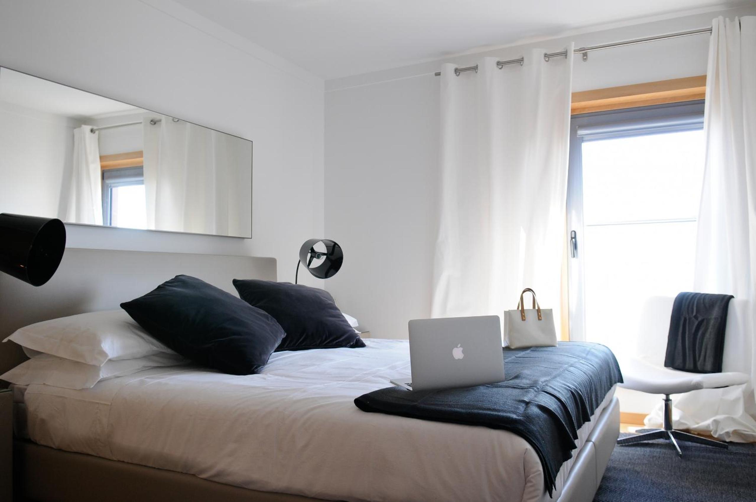 One-Bedroom Apartment with City View photo 1