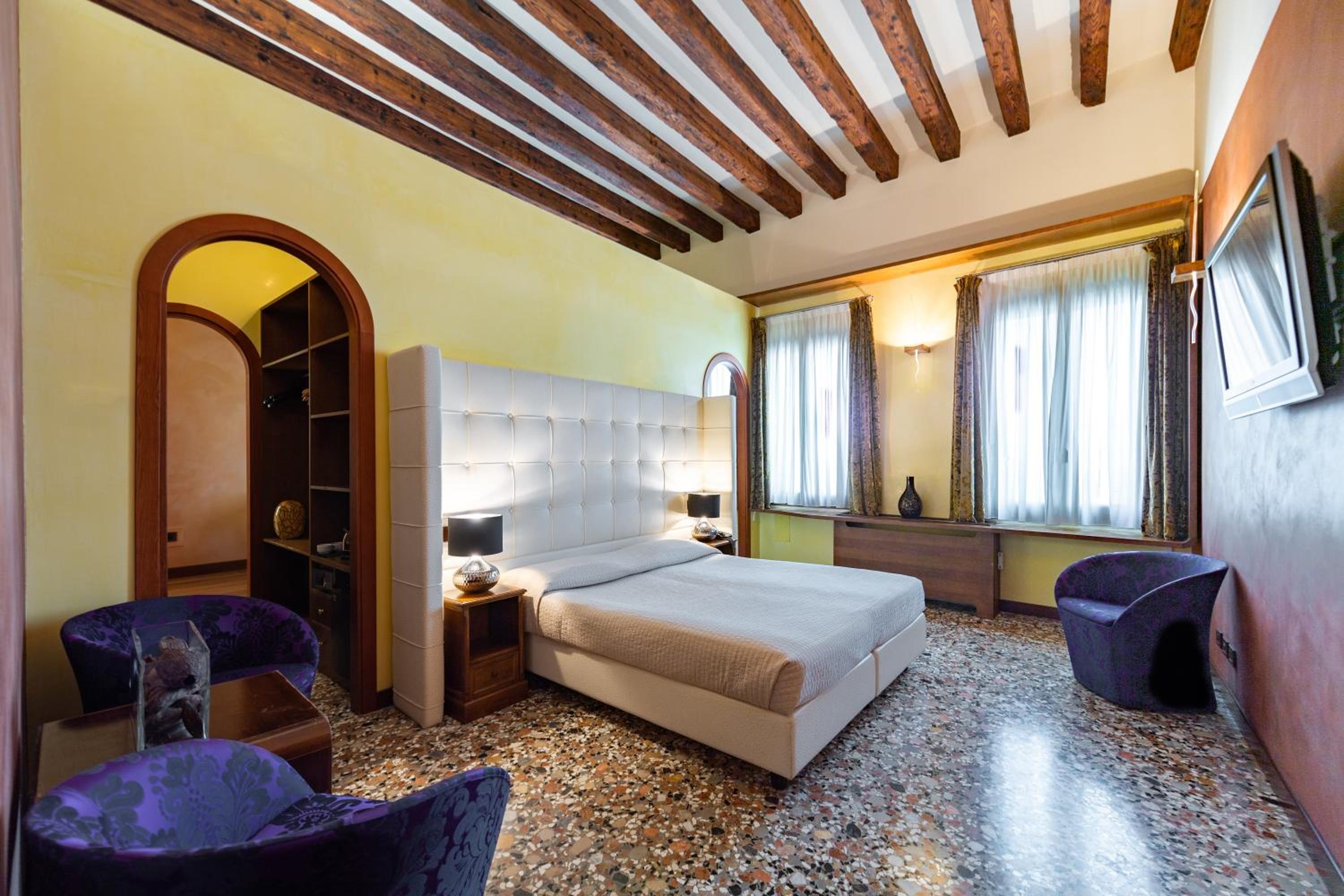 Suite with Grand Canal View photo 2