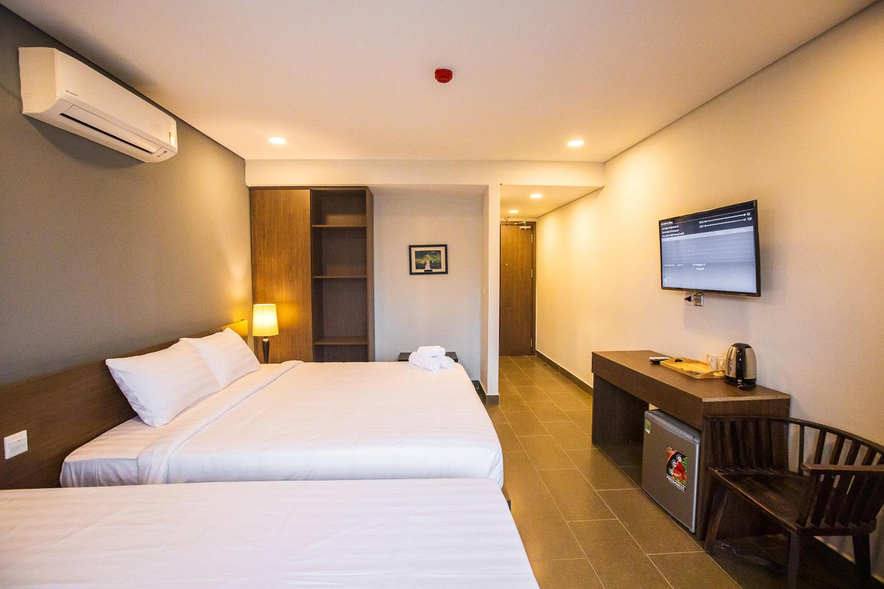 Deluxe Twin Room - Photo 2