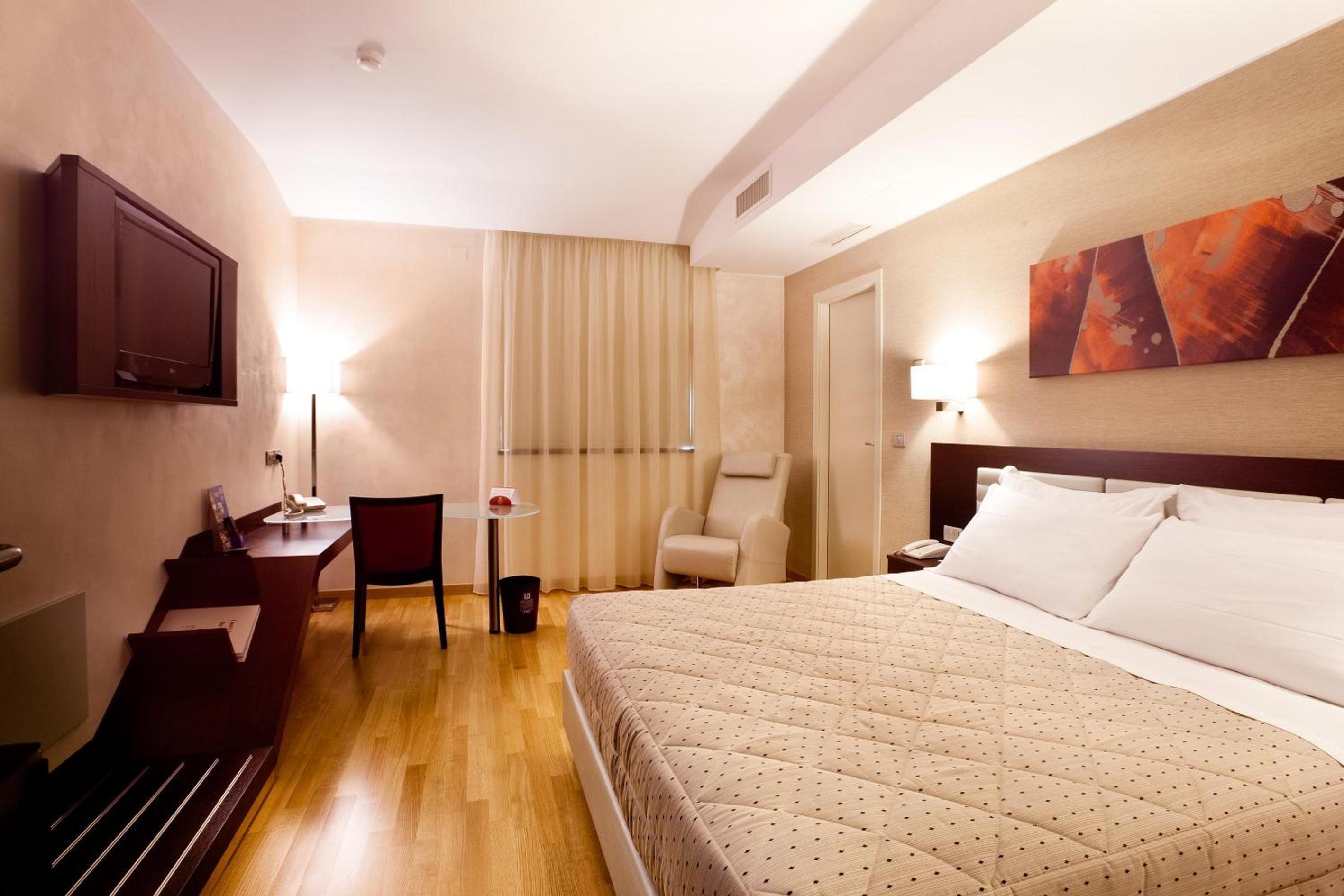 Junior Suite - Photo 11