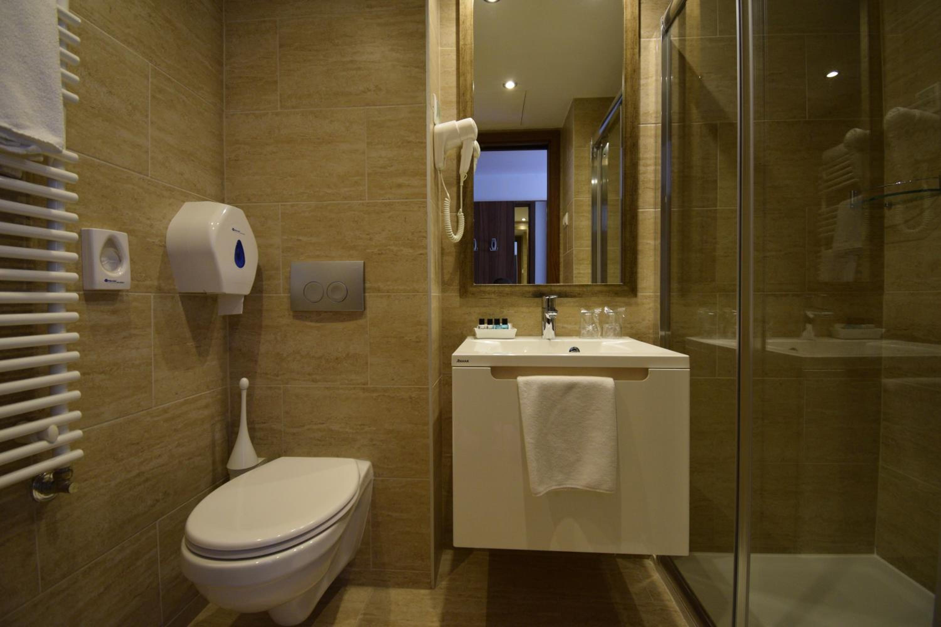 Small Double Room - Photo 7