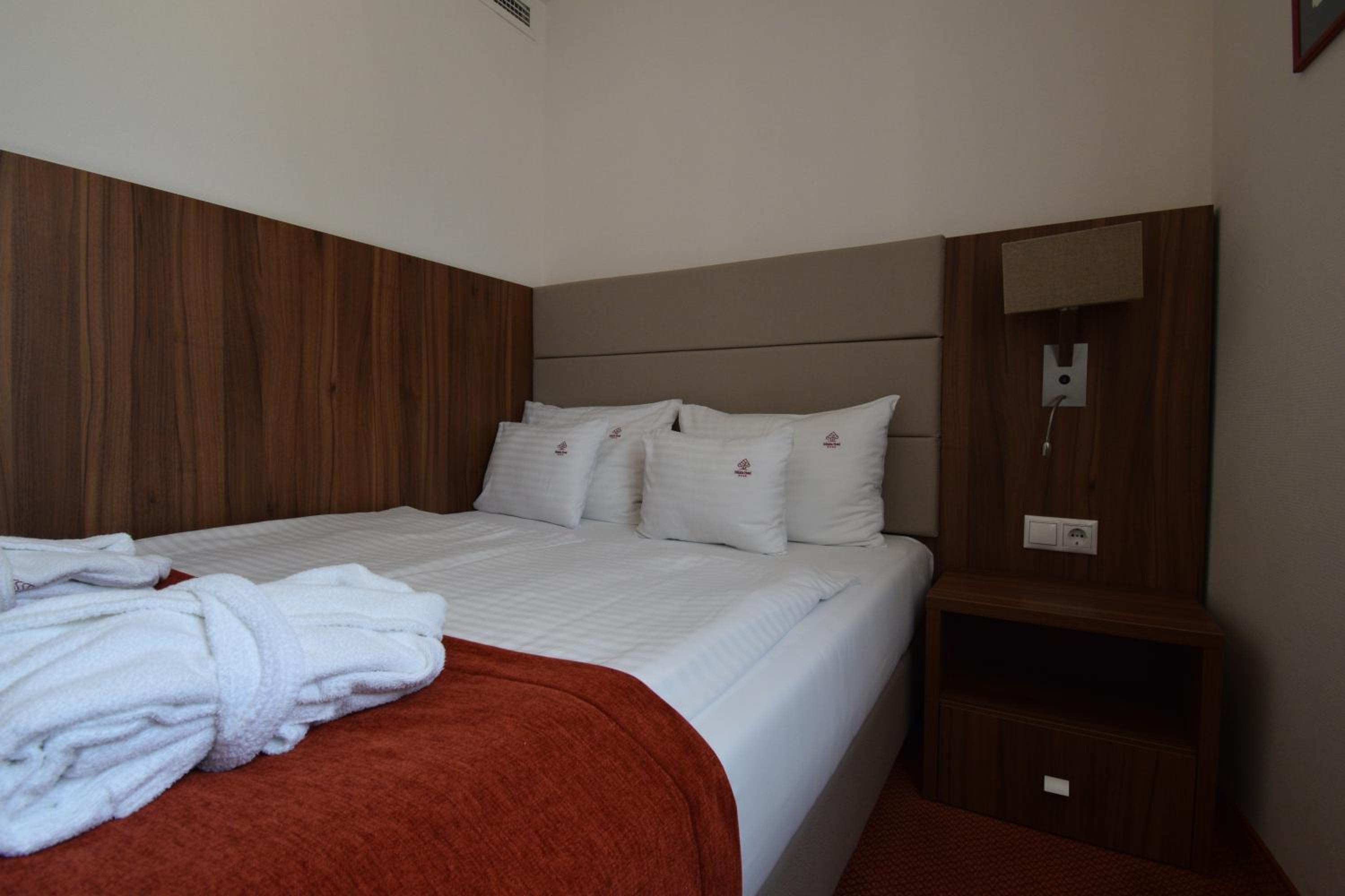 Small Double Room - Photo 8