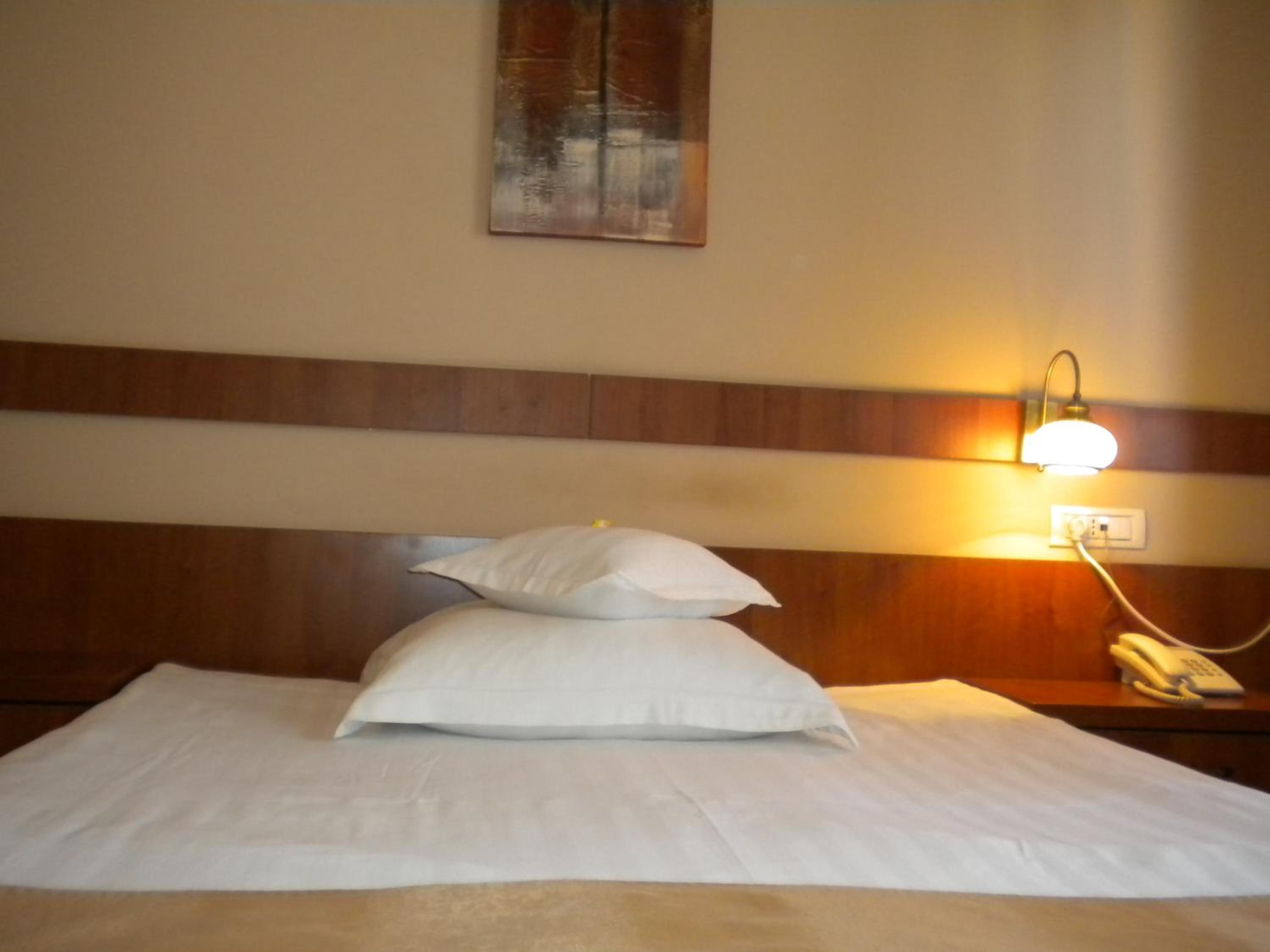 Double Queen Room - Photo 10
