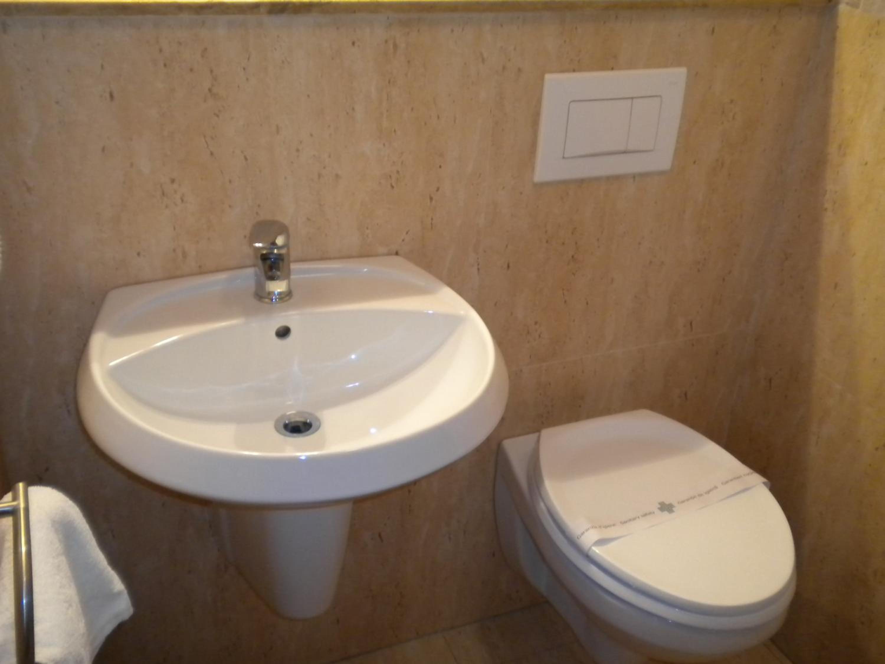 Double Queen Room - Photo 4