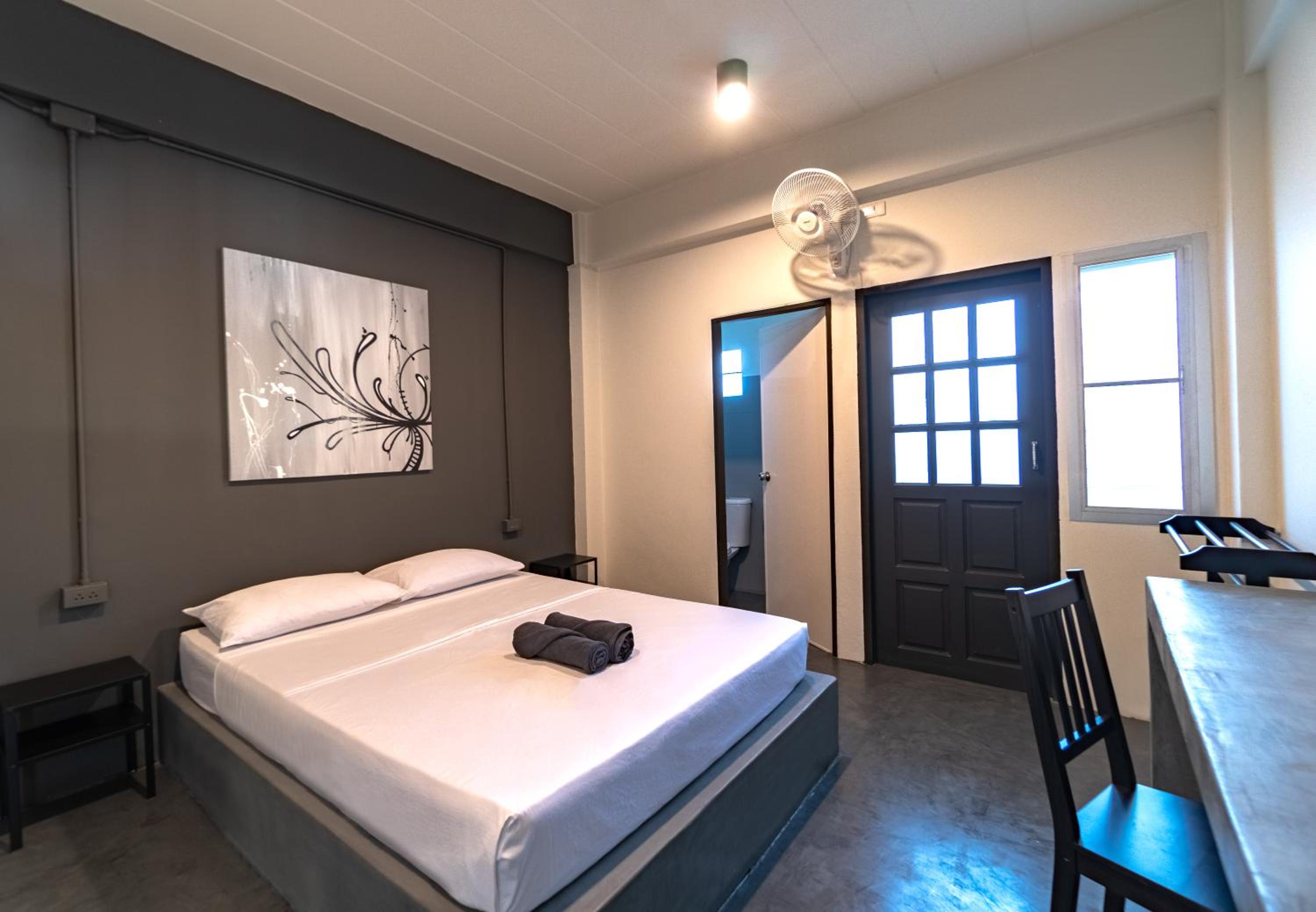 Standard Double Room With Fan photo 2