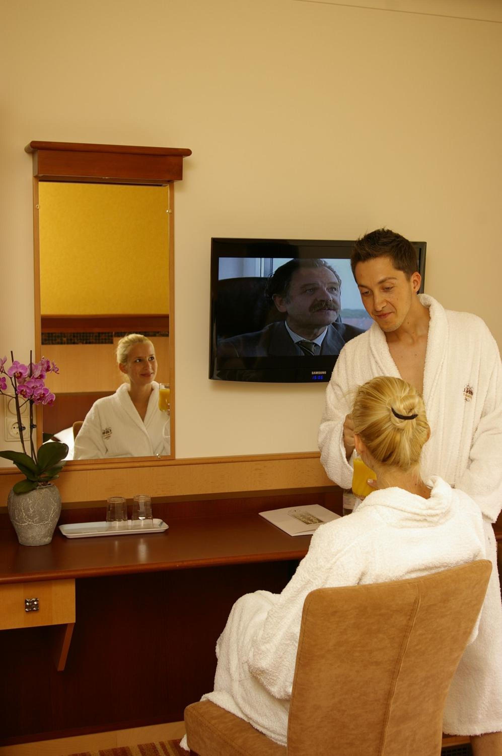 Double or Twin Room - Photo 2