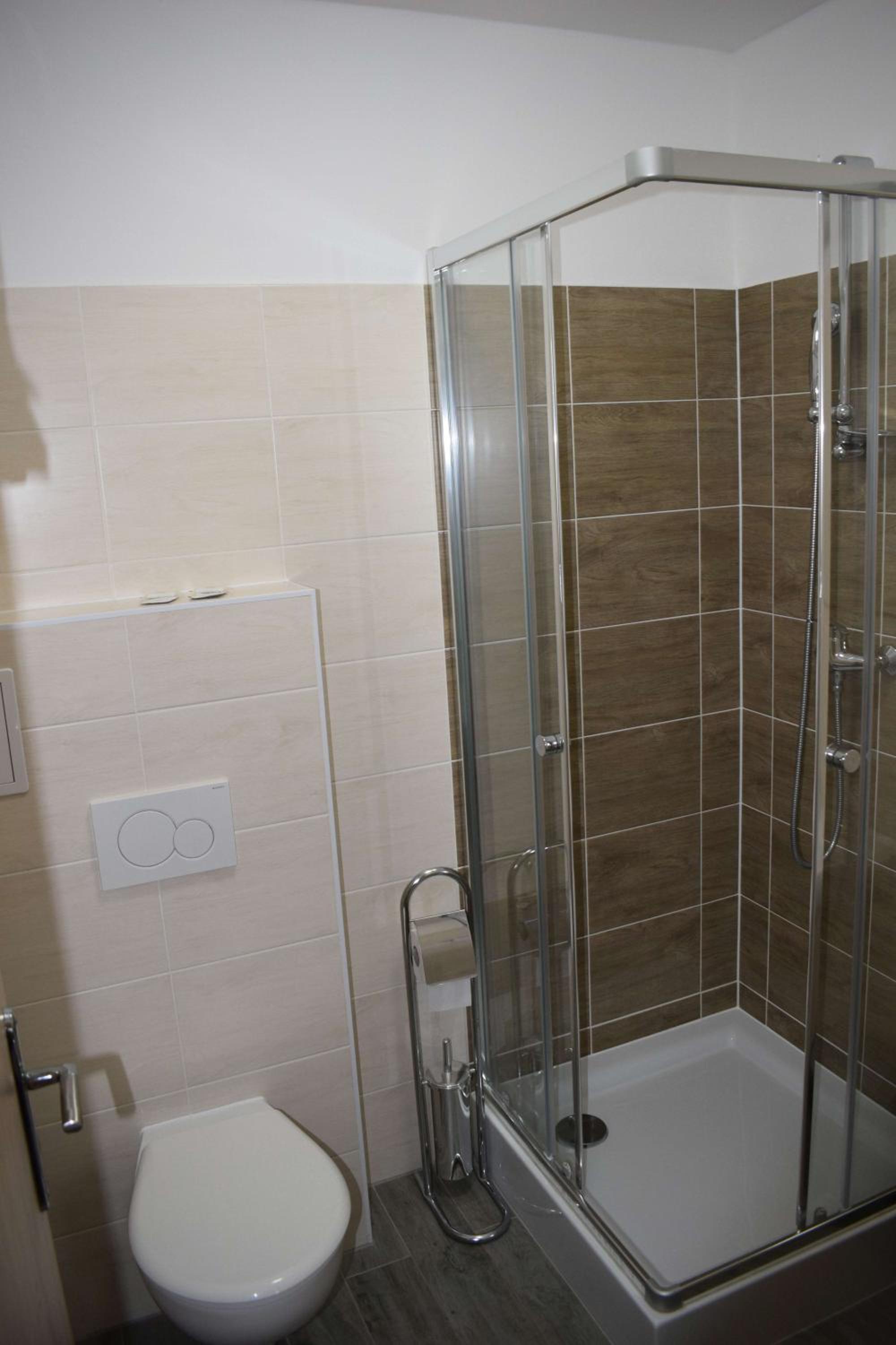 Small Double Room - Photo 4