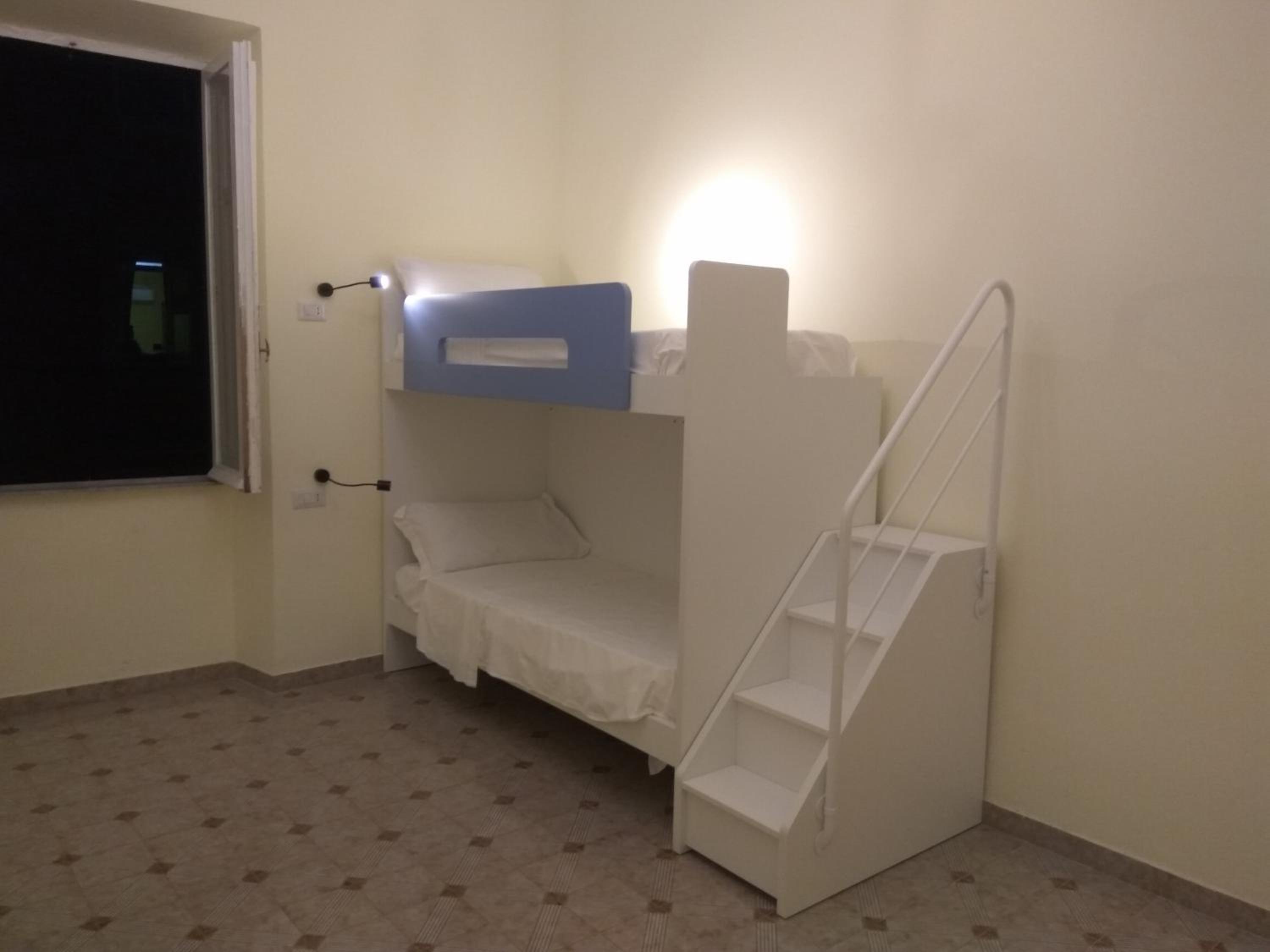 Bed in 4-Bed Mixed Dormitory Room