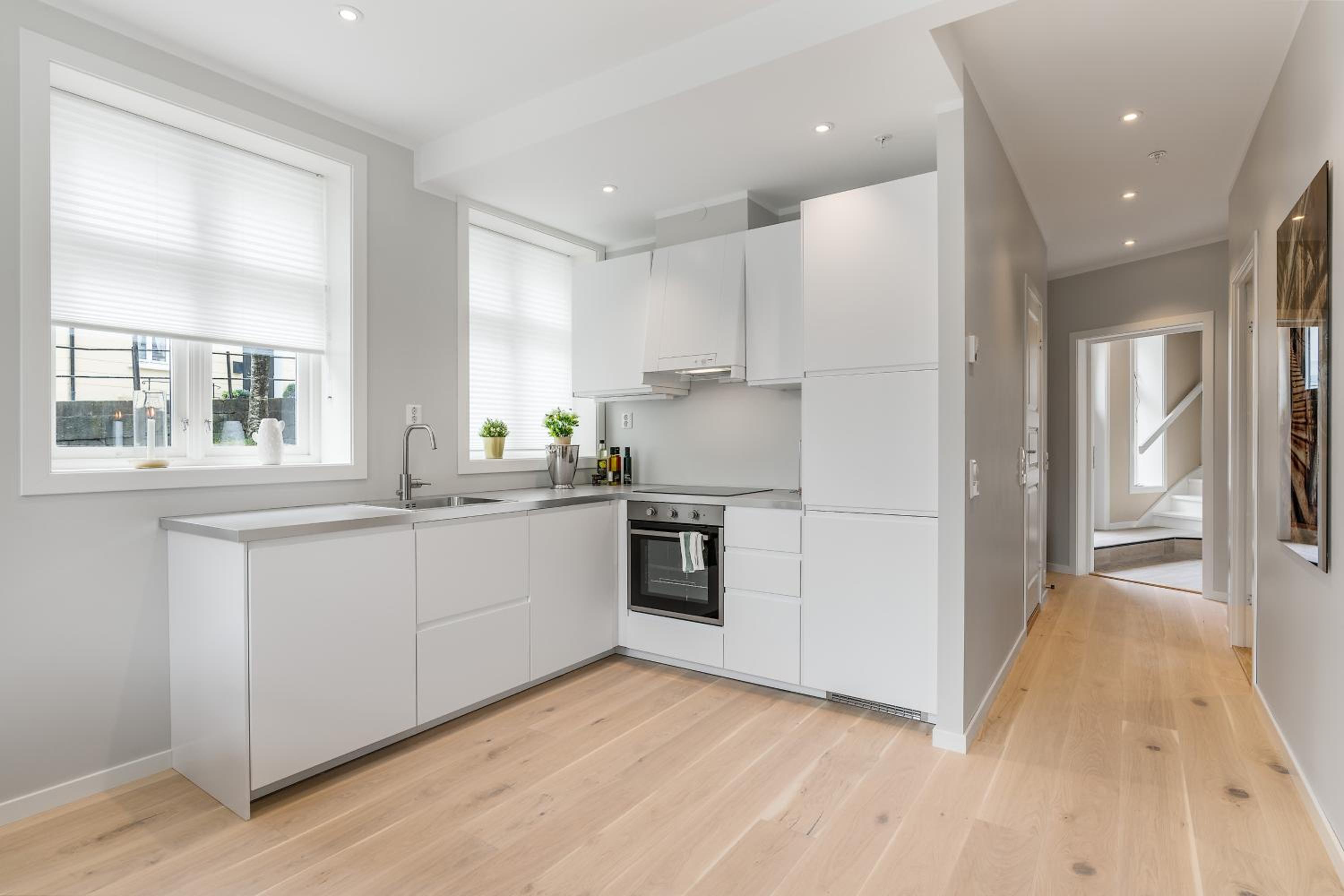 Three-Bedroom Apartment with View - Ground Floor  - Photo 4