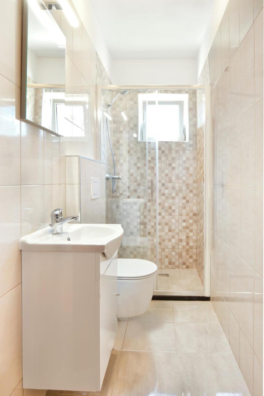 Large Double or Twin Room - Photo 3