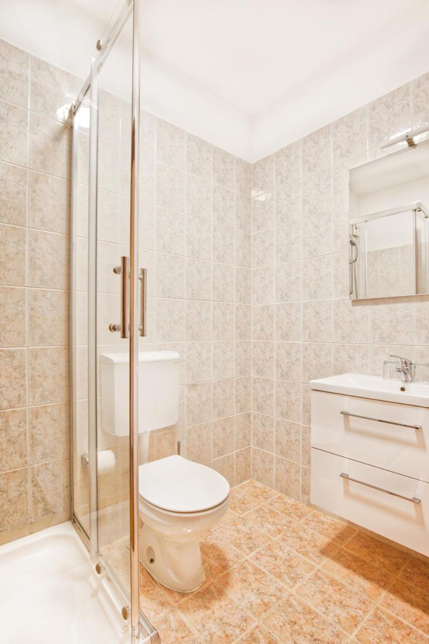 Large Double or Twin Room - Photo 5