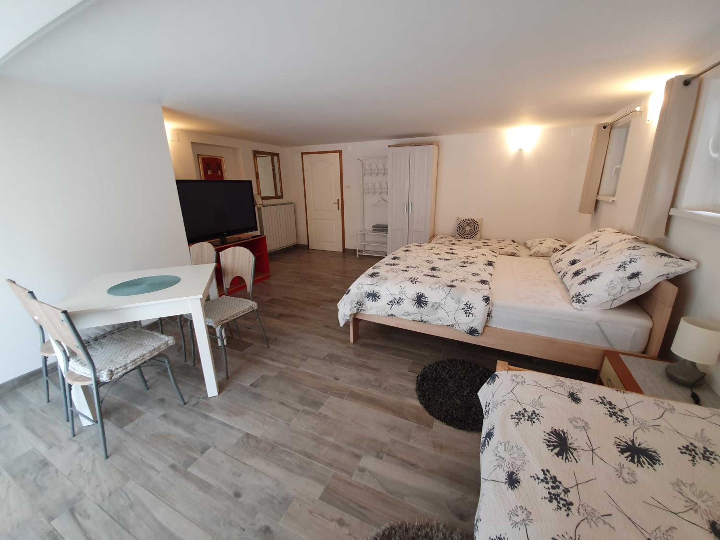 Quadruple Room (4 Adults) - Photo 2