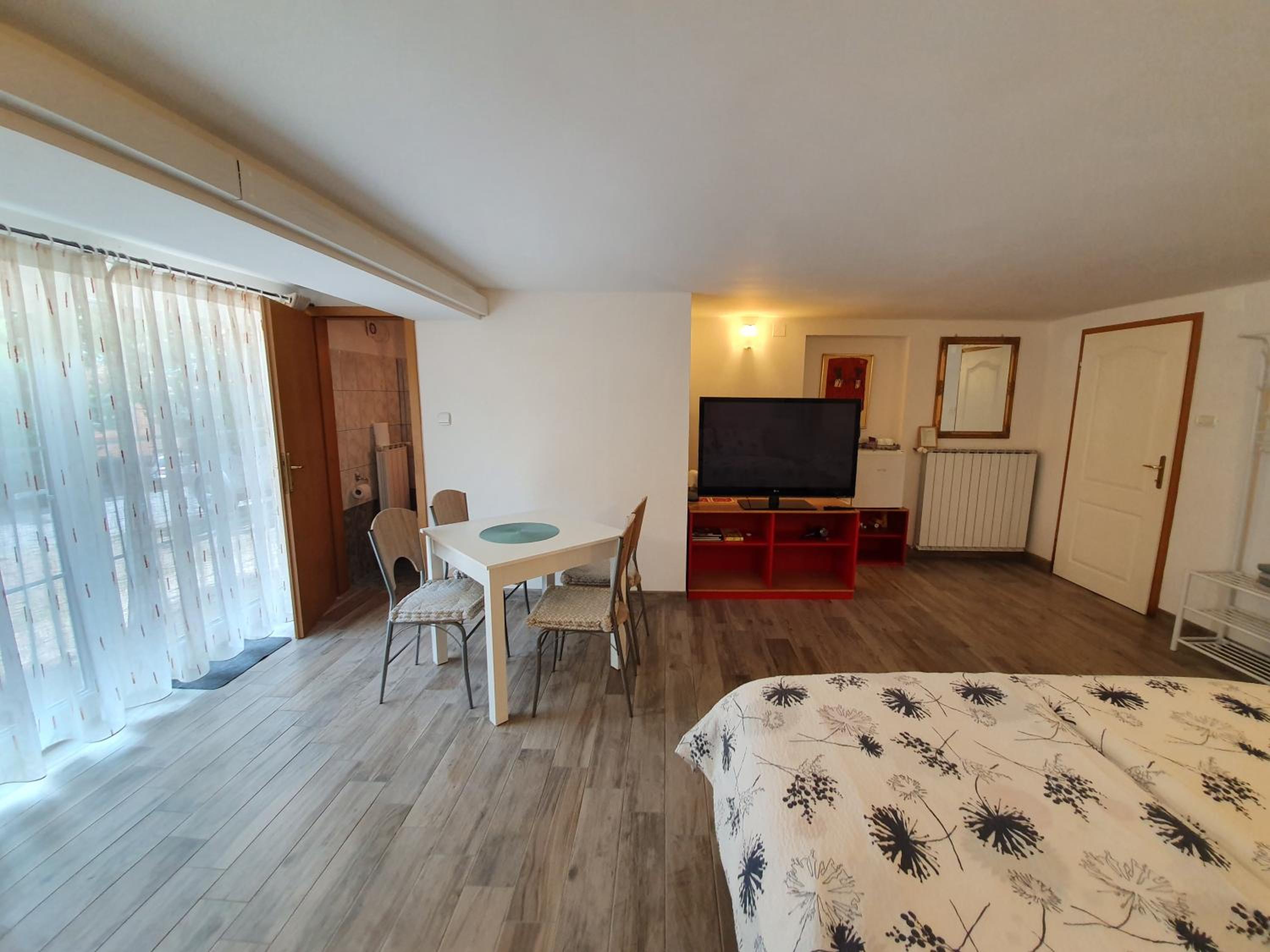Quadruple Room (4 Adults) - Photo 1