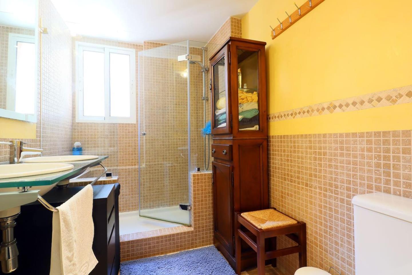 Three-Bedroom Apartment - Photo 15