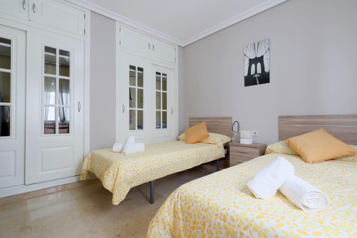 Three-Bedroom Apartment - Photo 4