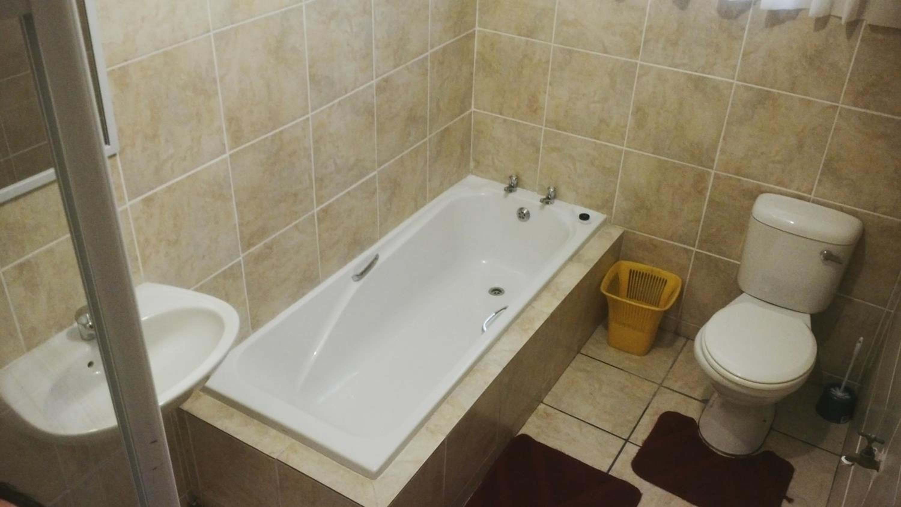 One-Bedroom Apartment - Photo 6