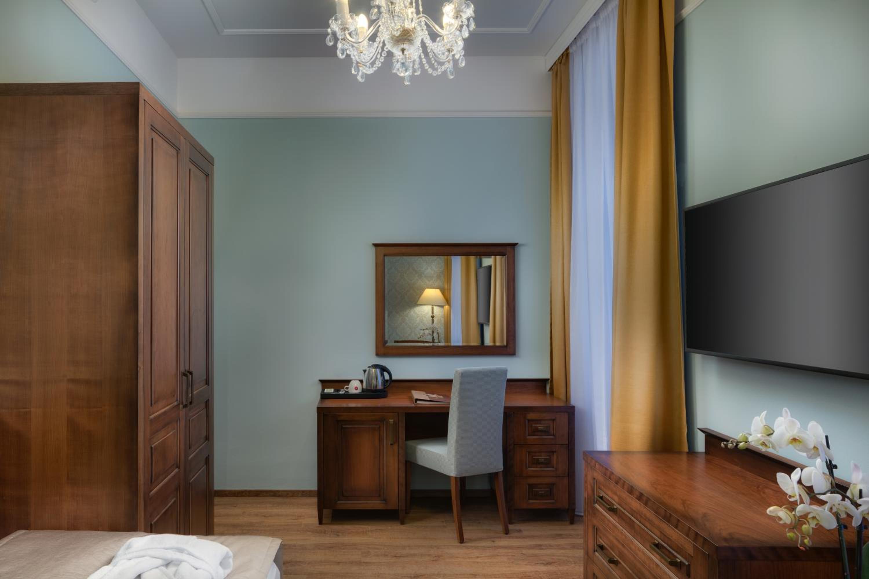 Hvezda - Premium Single Room with Wellness and Fitness Access photo 1