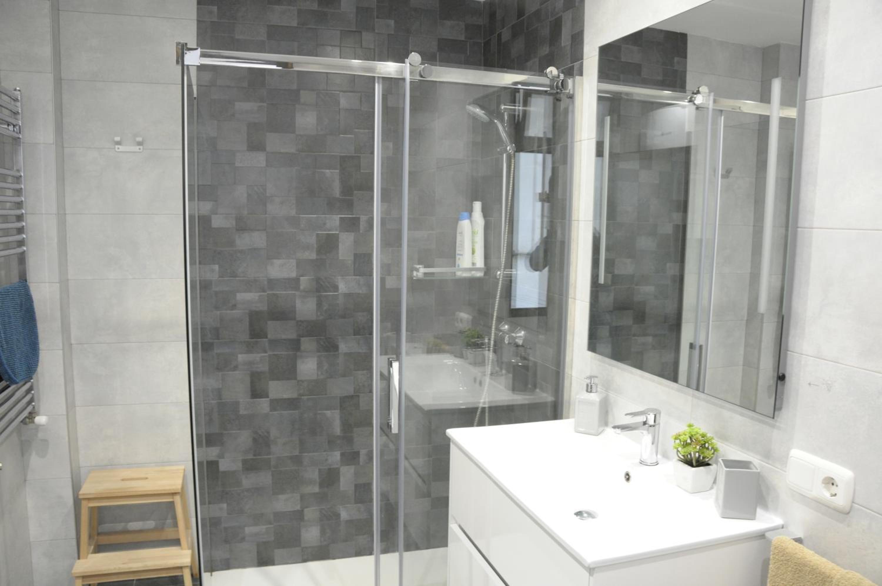 Double or Twin Room with Shared Bathroom photo 3