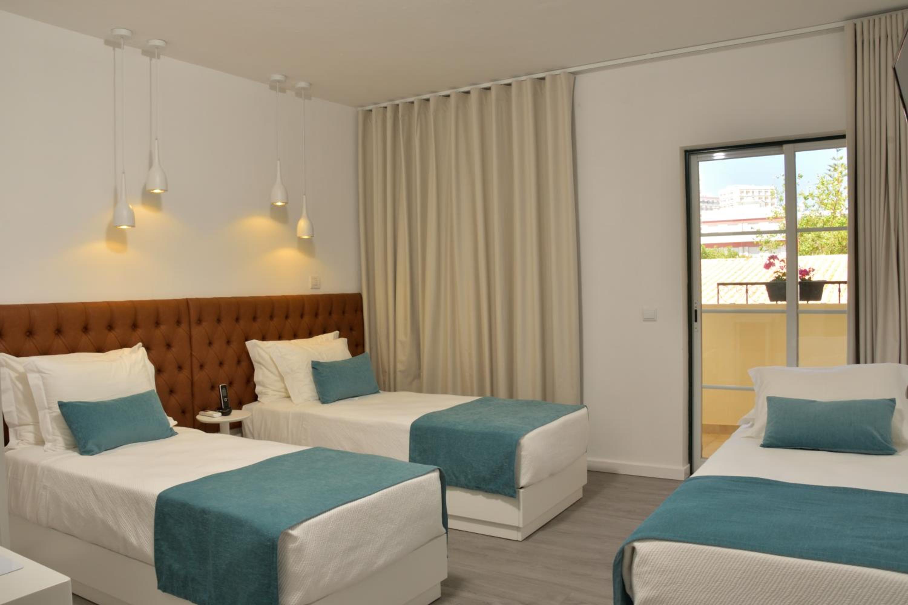 Triple Room - Photo 10