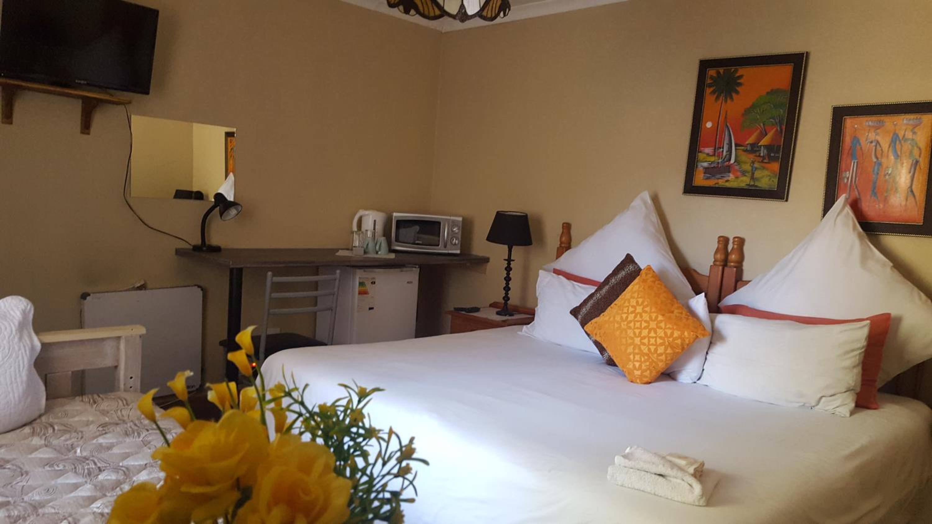 Double Room with Extra Bed photo 3