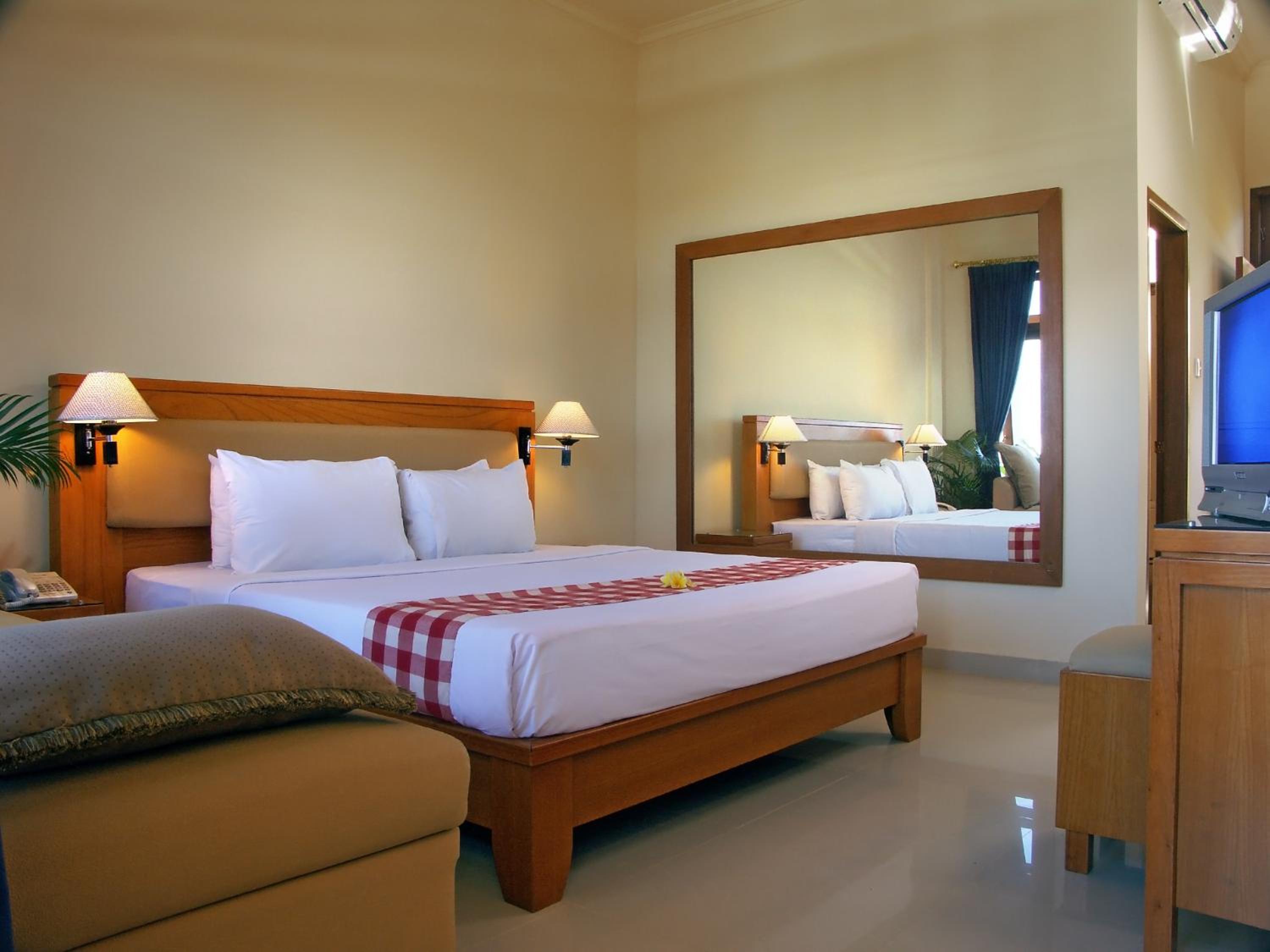 Superior King Room - Photo 17
