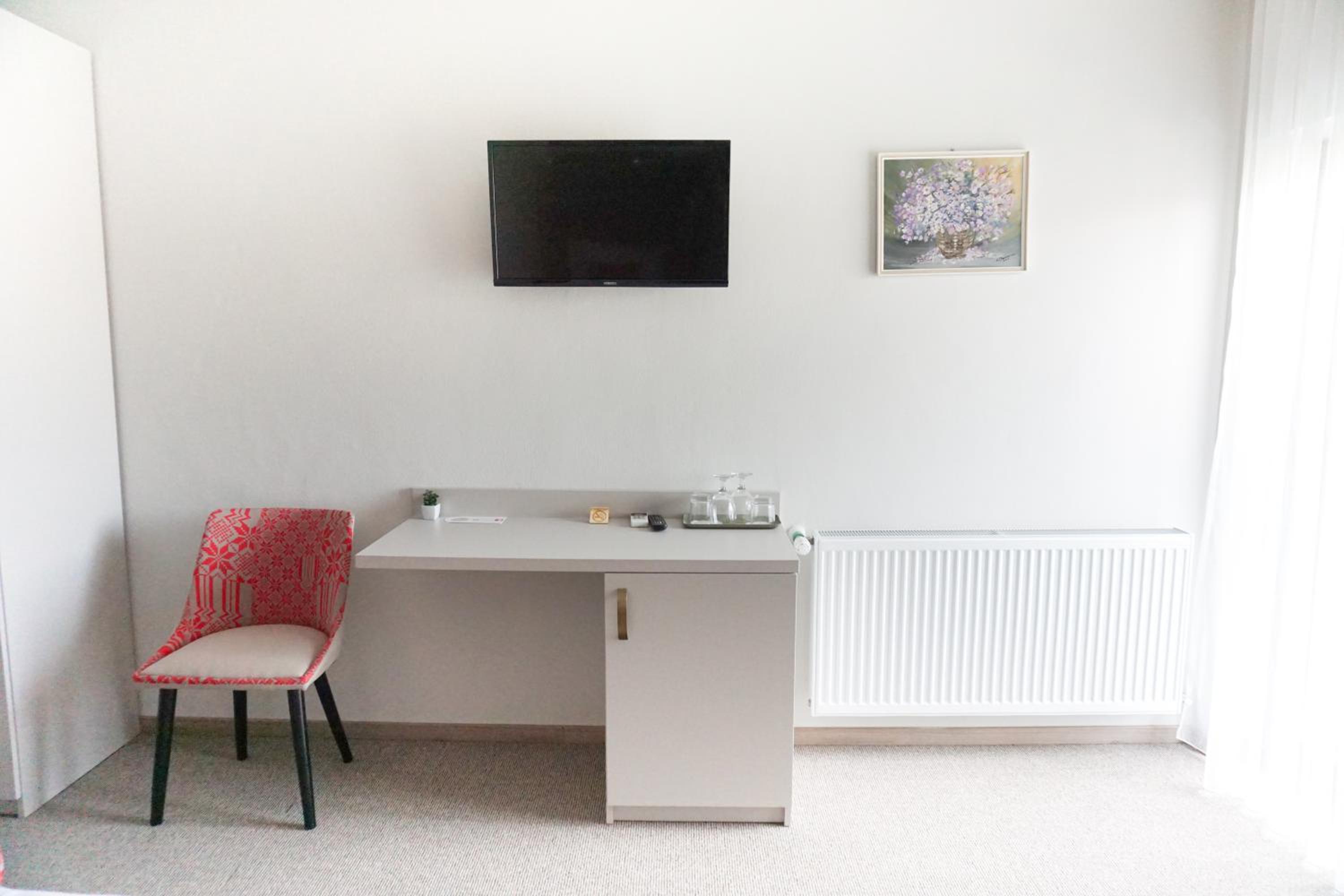 Standard Twin Room - Photo 5