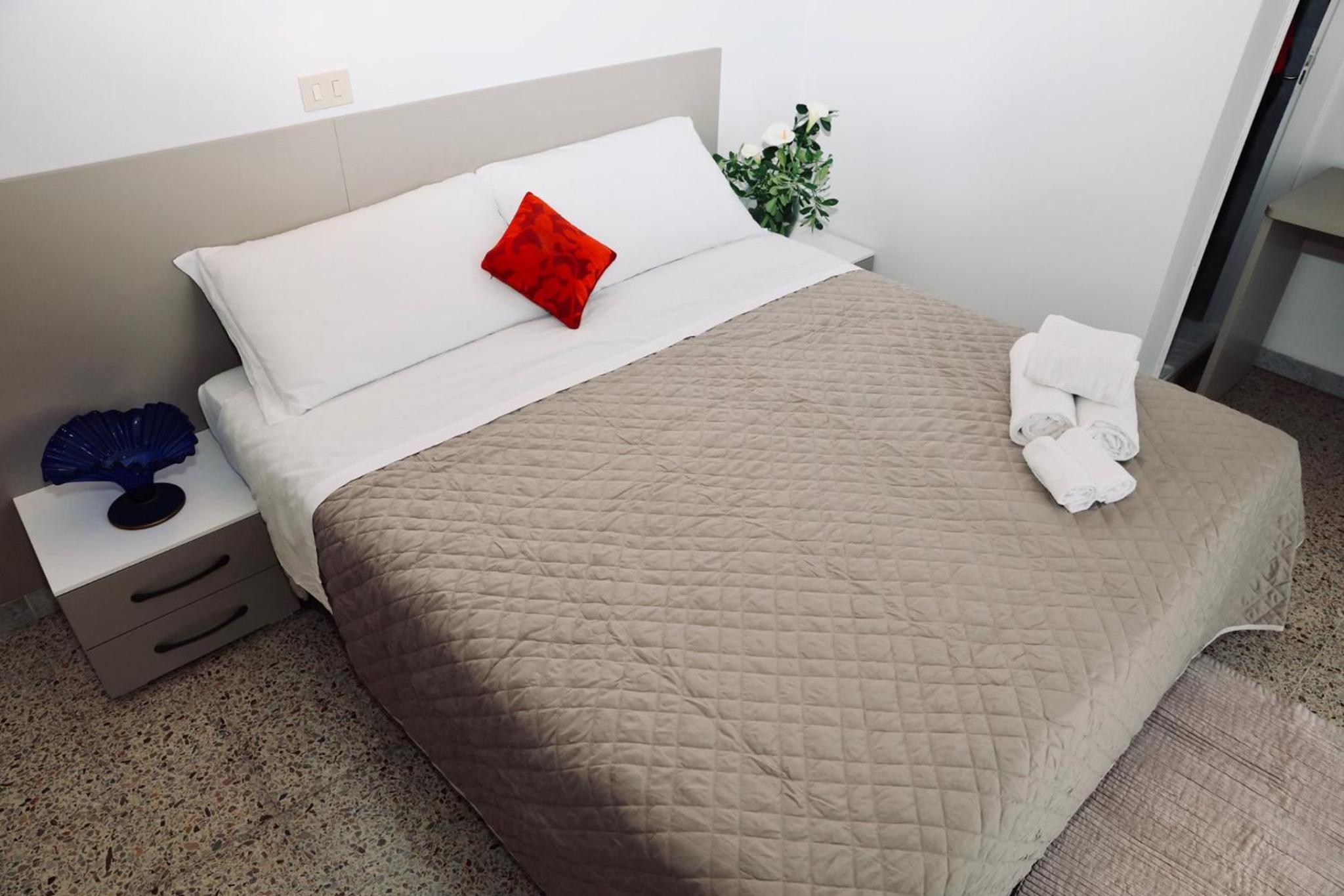 Double or Twin Room with Balcony - Photo 5