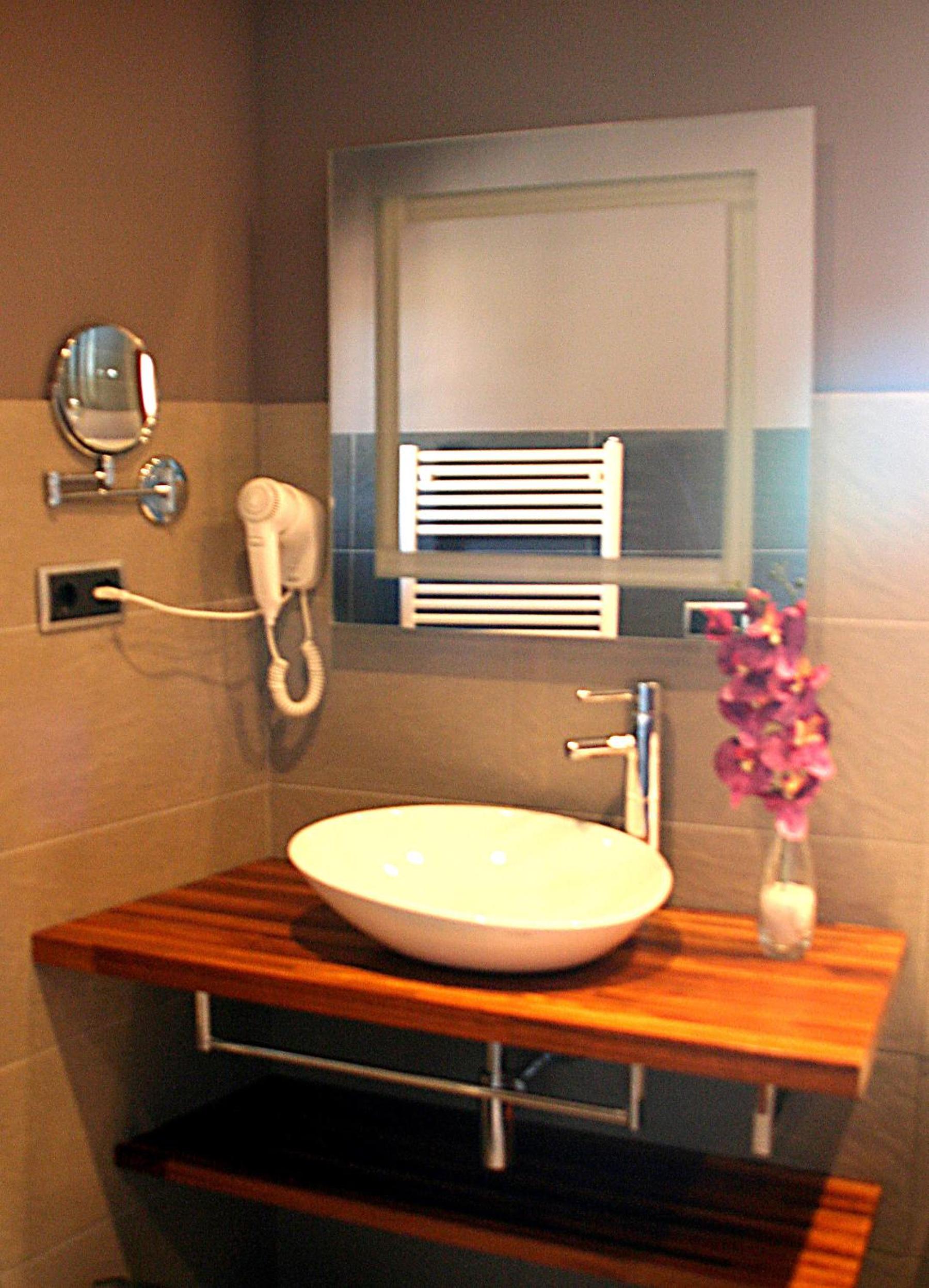 Superior Twin or Double Room with Terrace and Castle View  photo 3