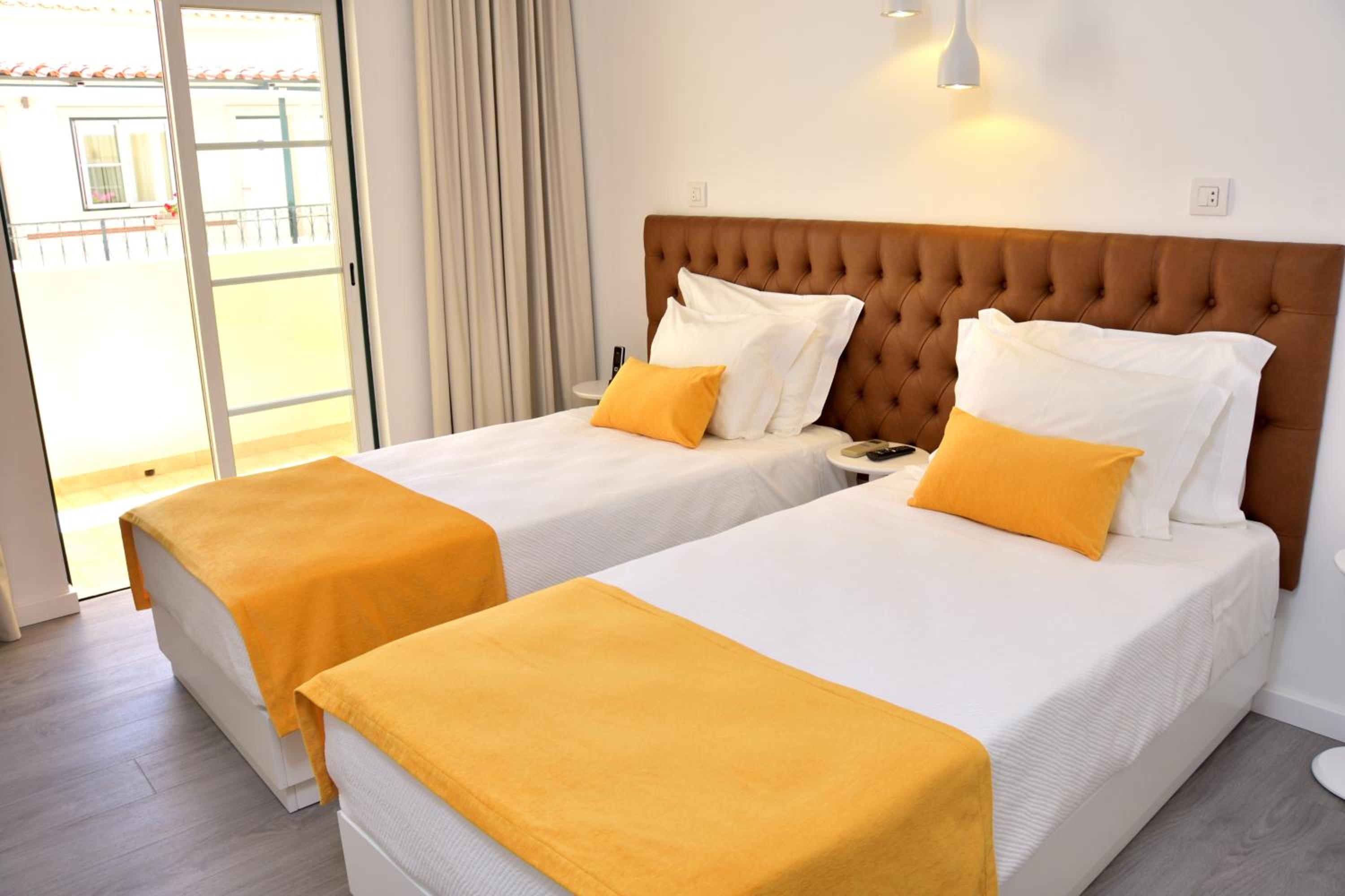 Twin Room - Photo 3