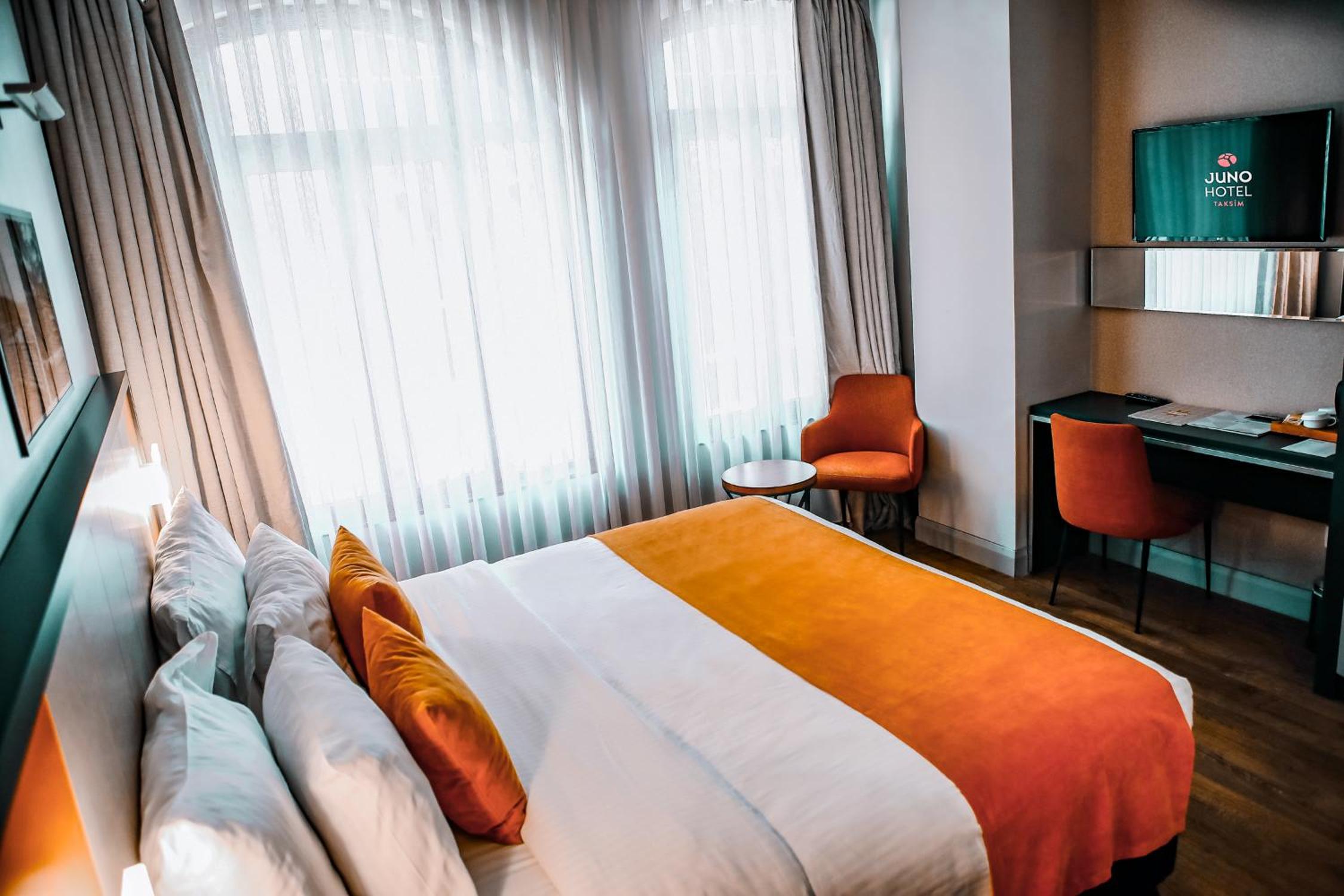 Superior Double or Twin Room with City View photo 1