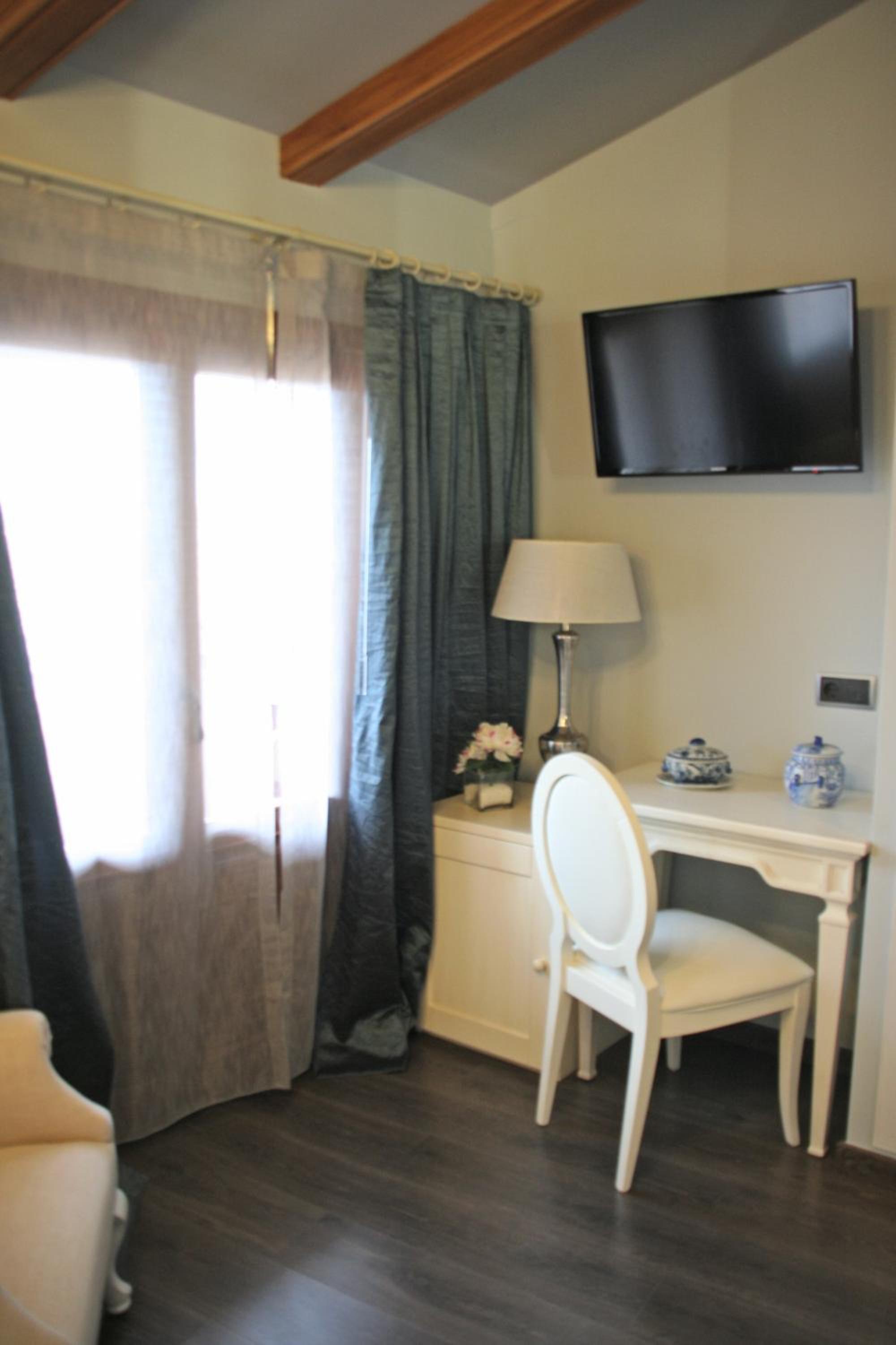 Habitación Doble o Twin con Balcón y Vista al Castillo