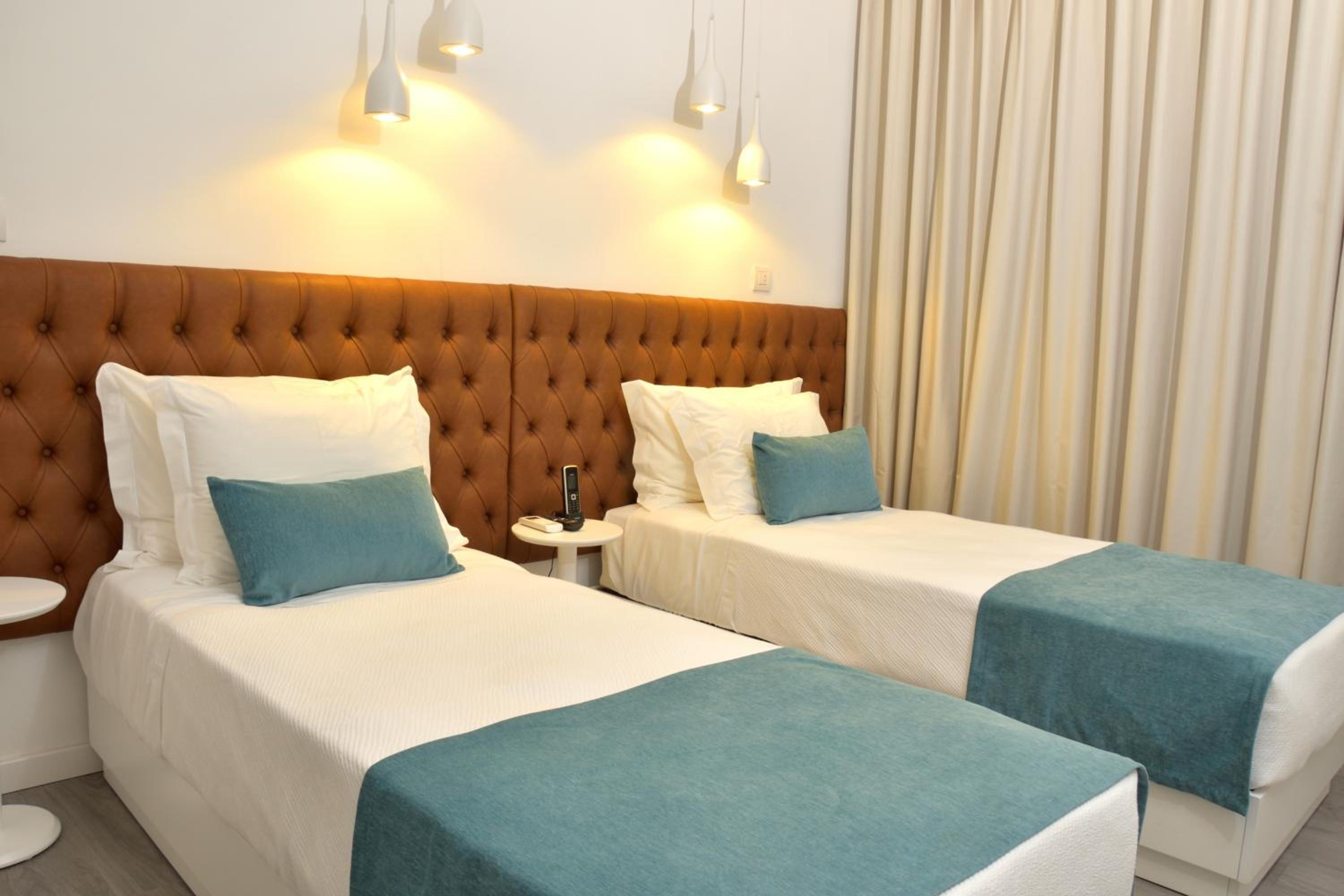 Twin Room - Photo 9