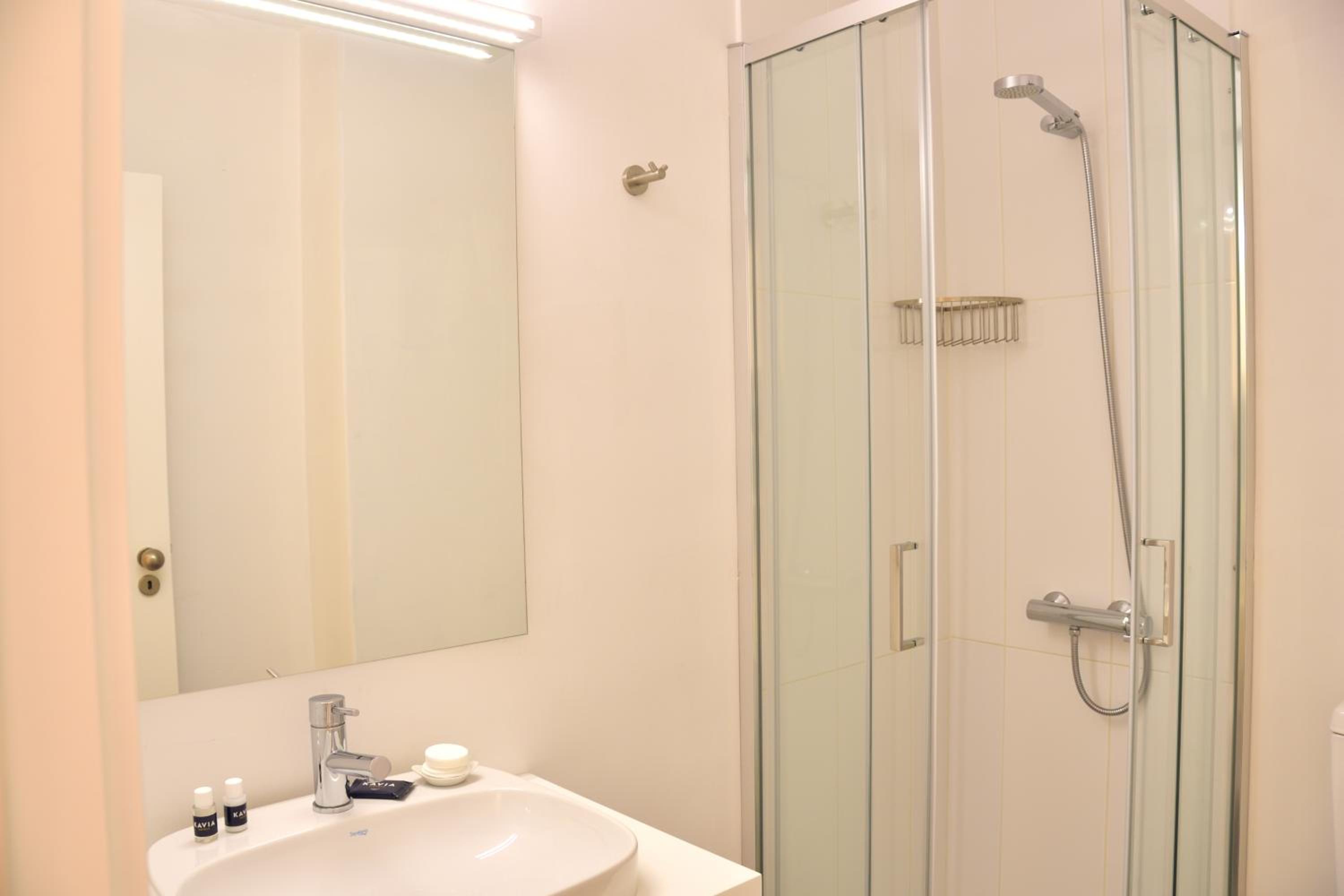 Double Room - Photo 18