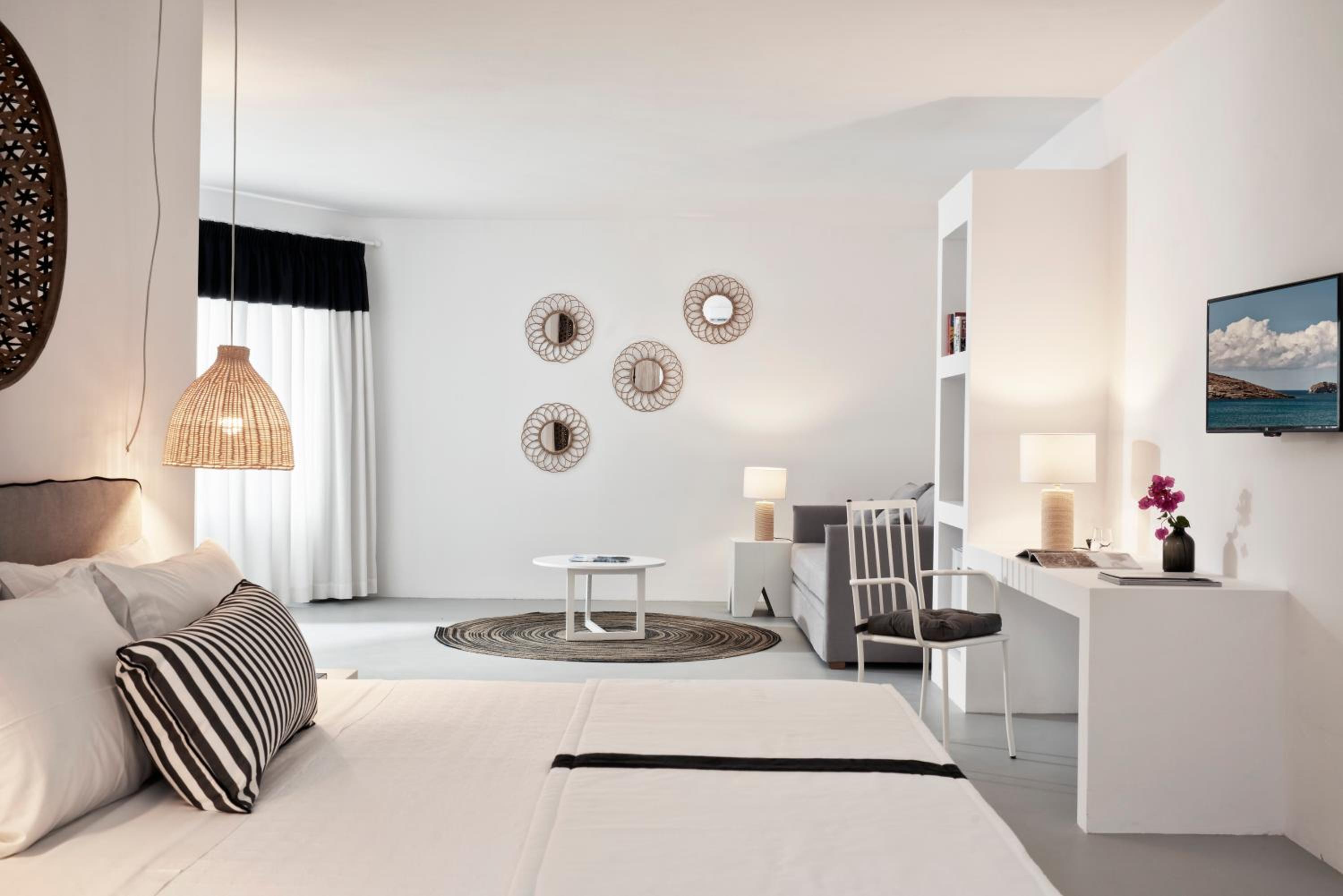 One Bedroom Suite with Garden View - Photo 4