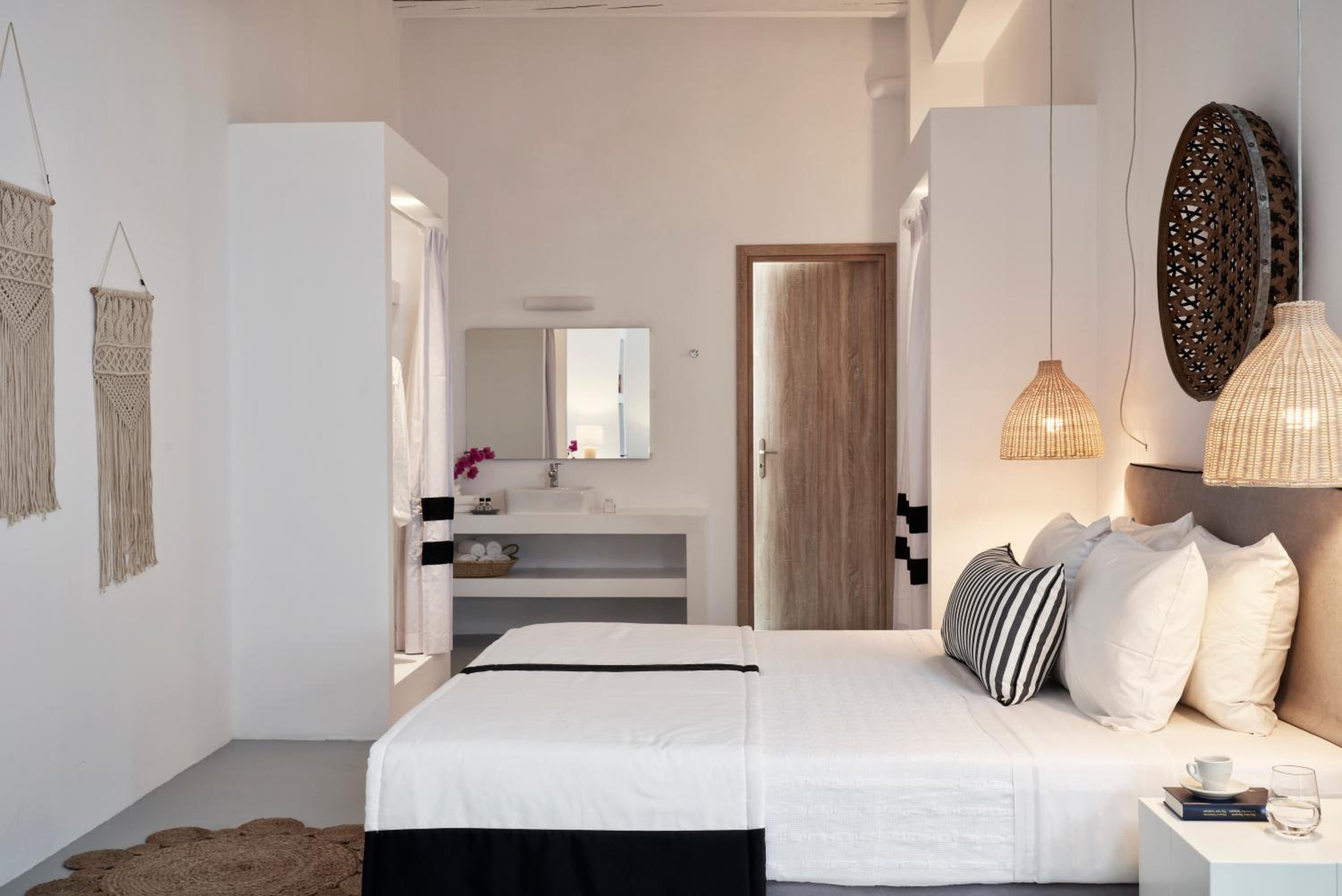 One Bedroom Suite with Garden View - Photo 3