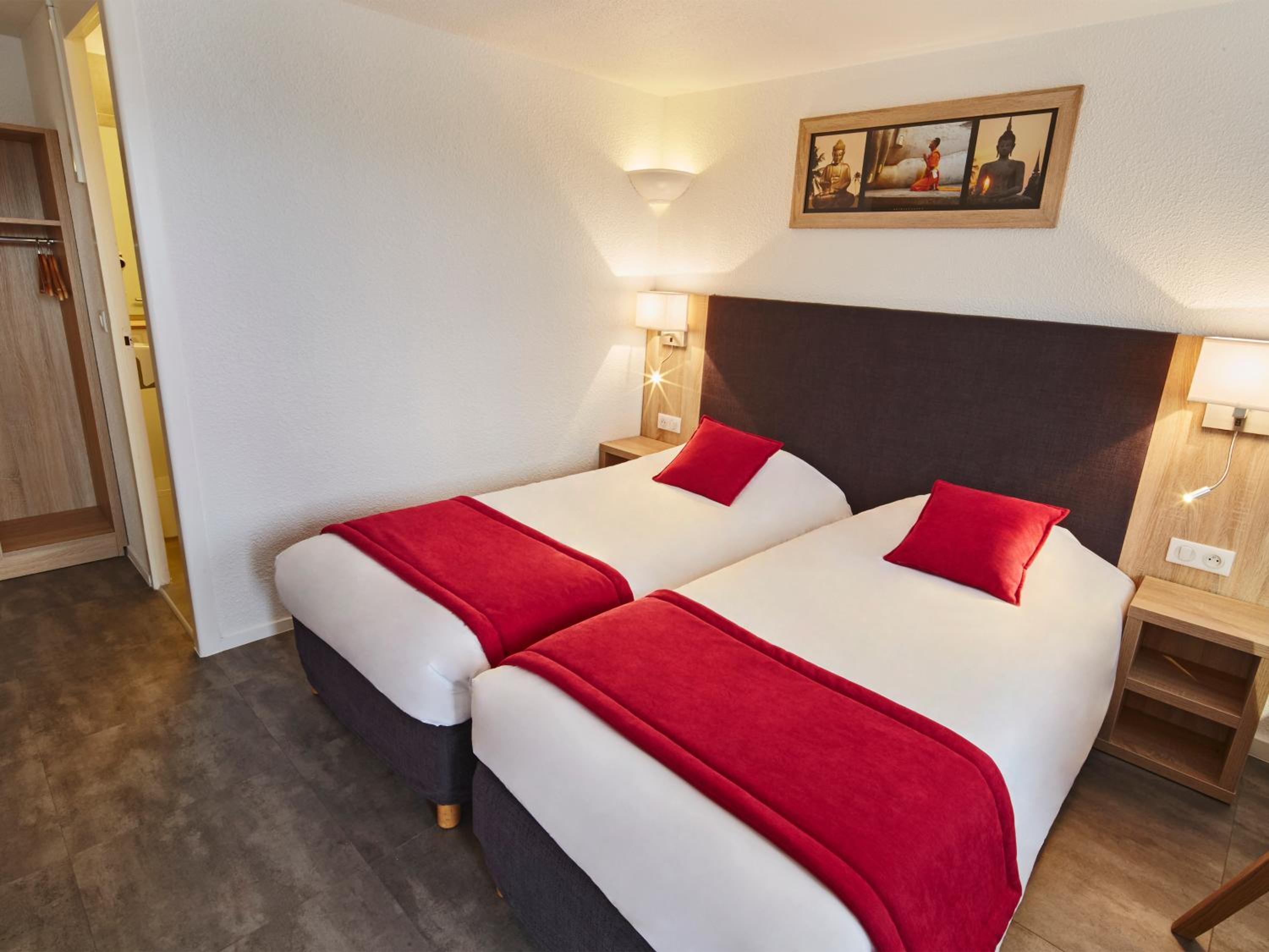 Twin Room - Photo 3