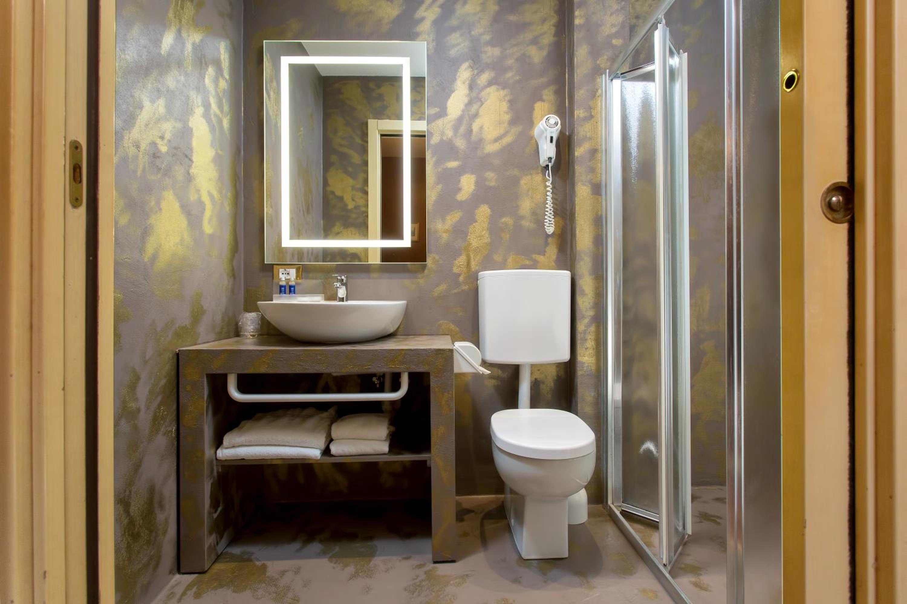 Double Room - Photo 31