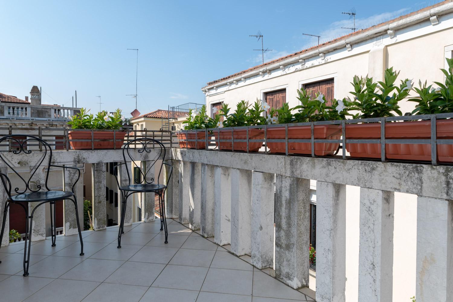 Apartment with Terrace photo 3
