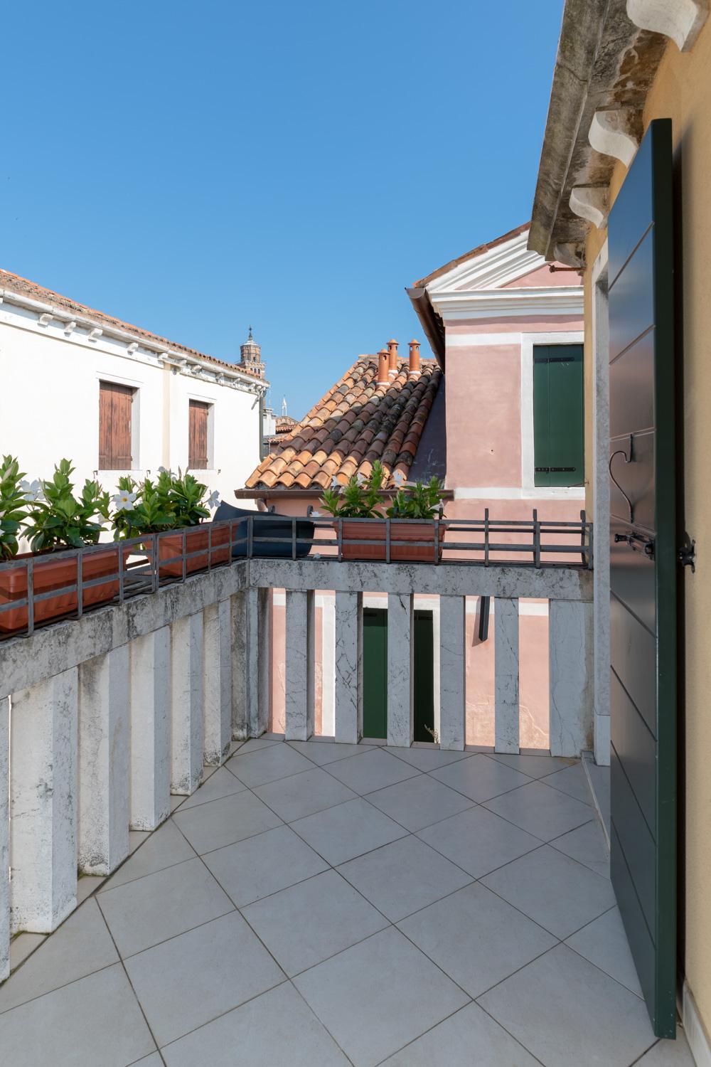 Apartment with Terrace photo 2