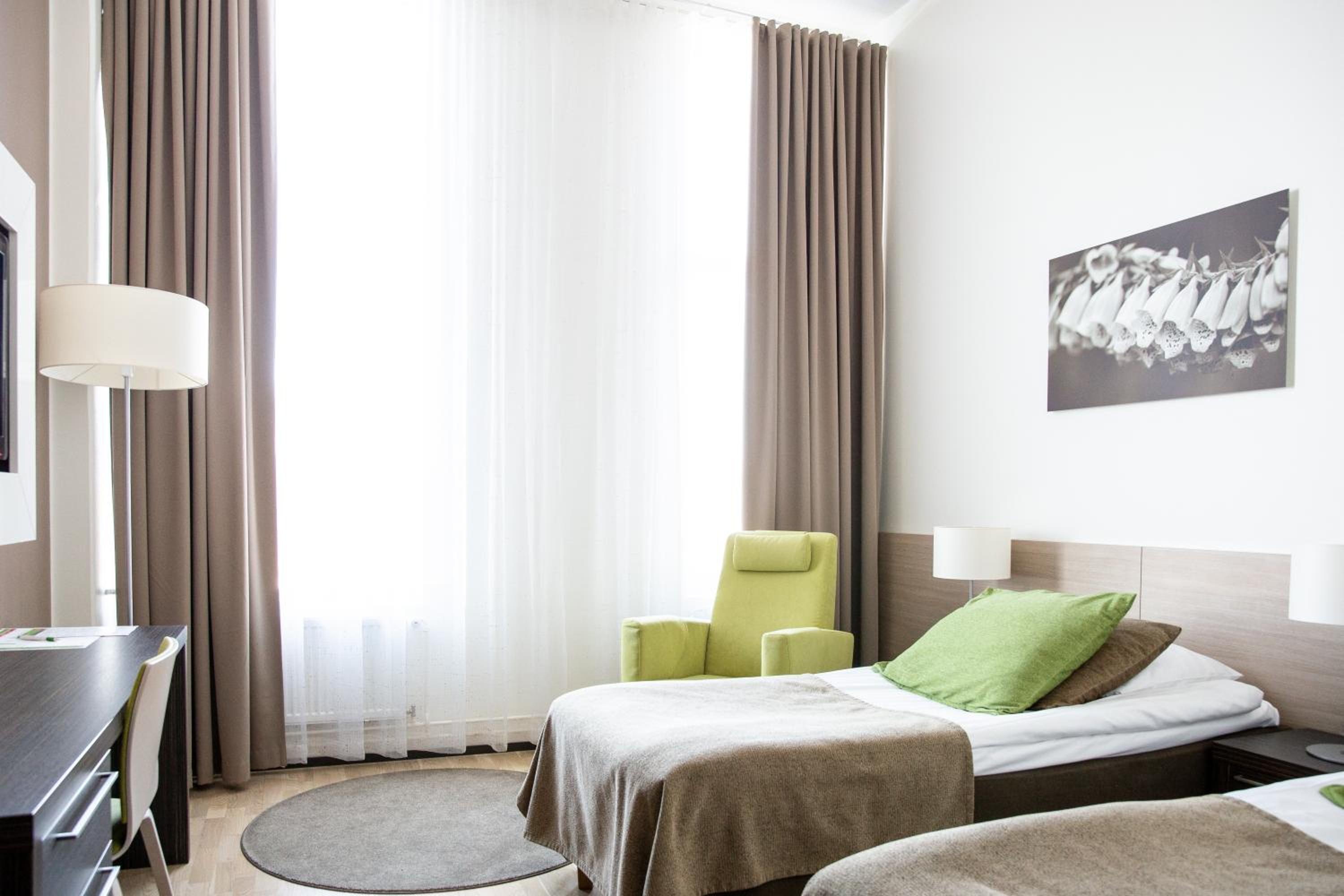 Standard Twin Room - Photo 1