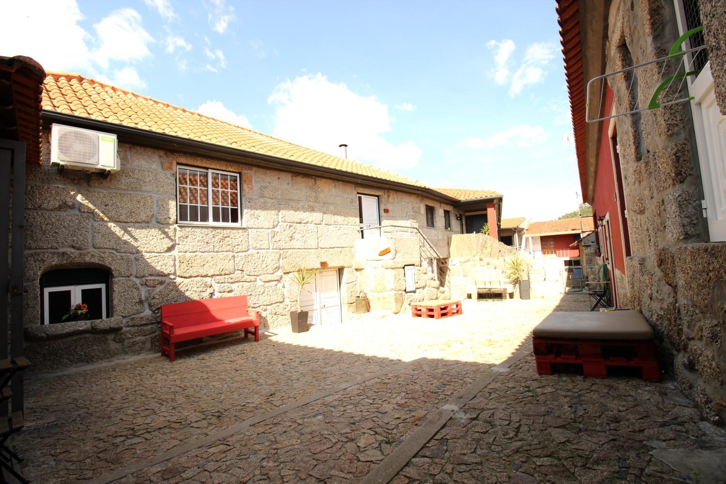 Double or Twin Room with Private Bathroom - Photo 3