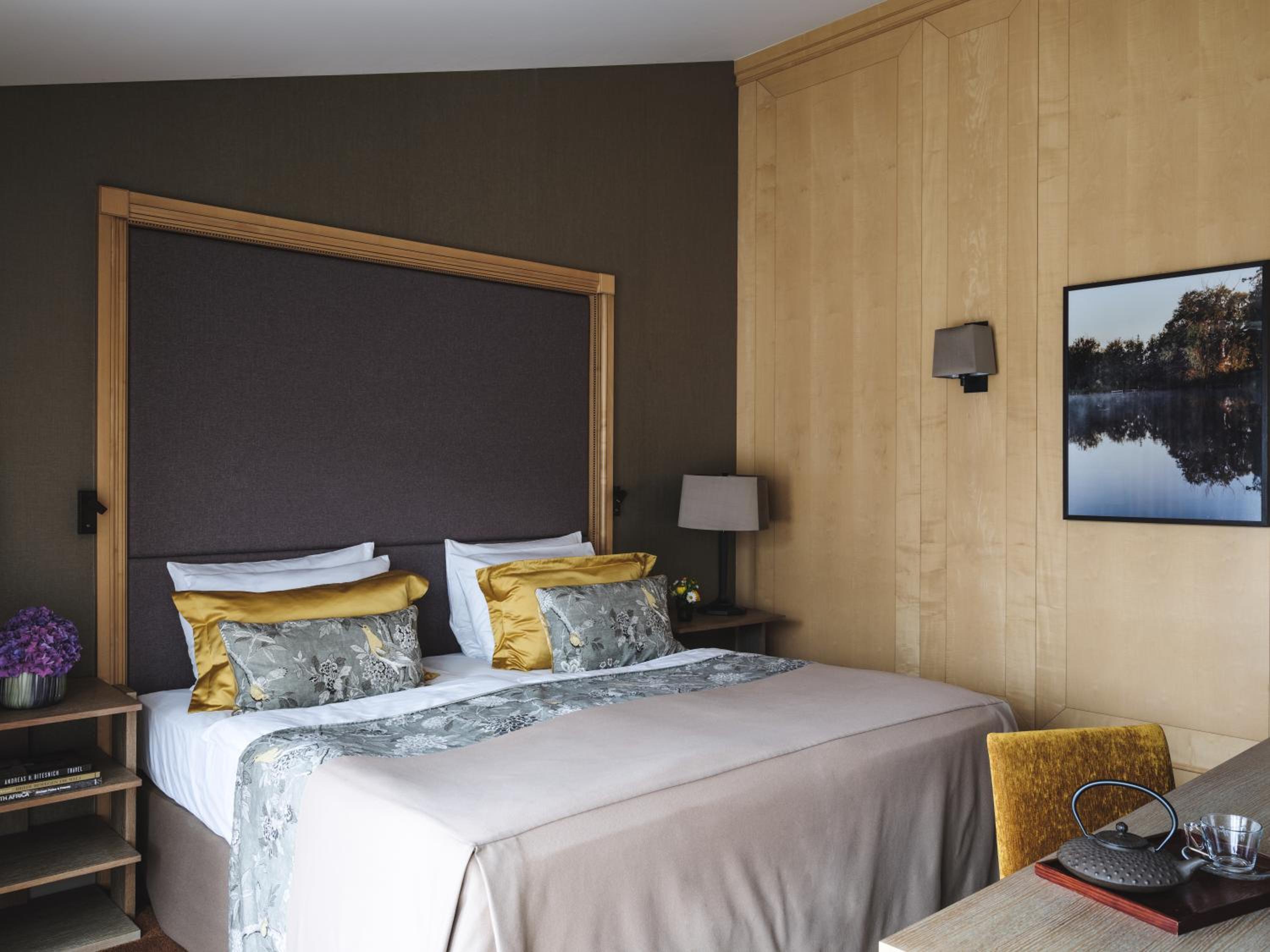 Elegante Natur Junior Suite mit Alpenblick photo