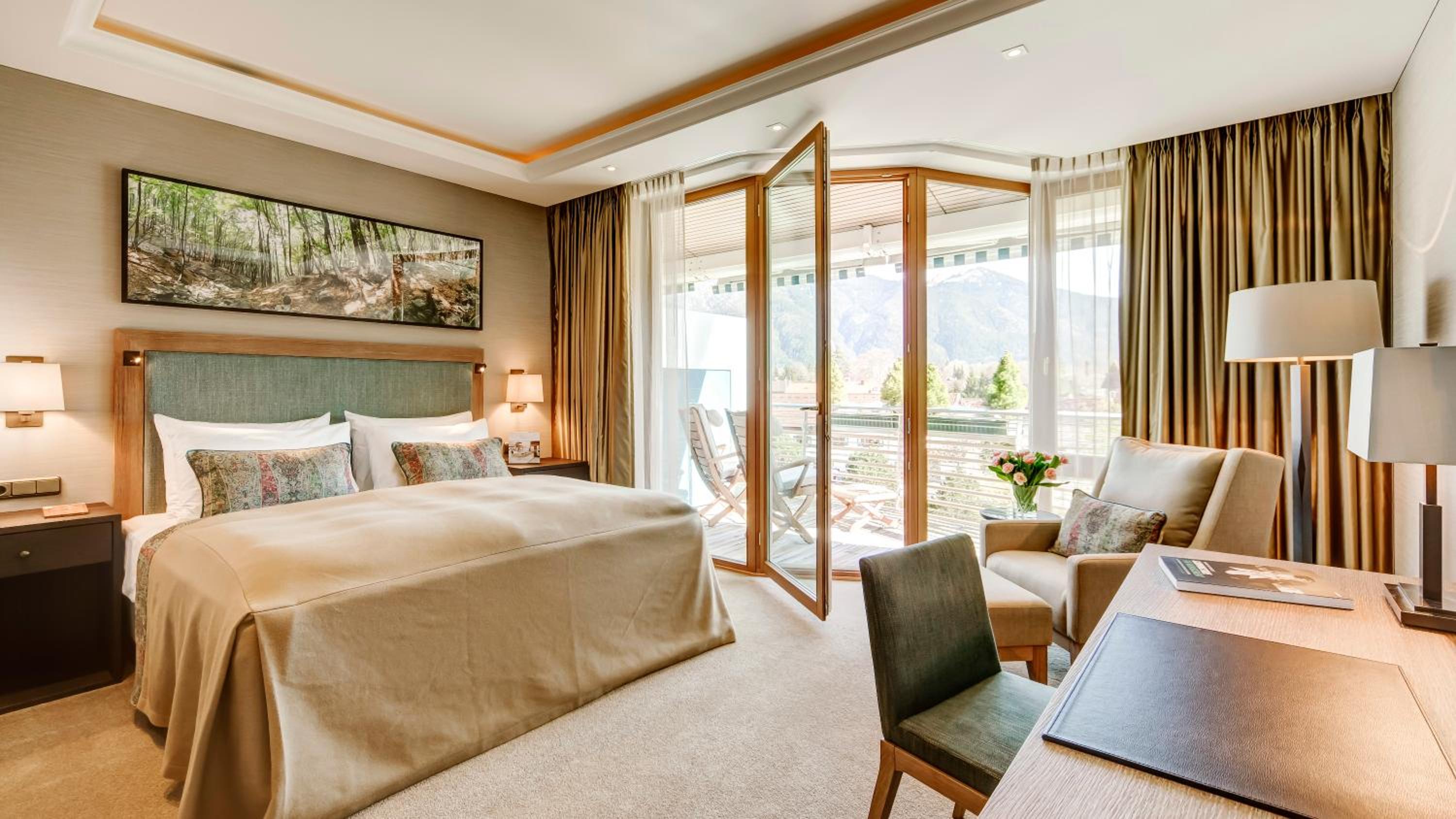 Elegant Nature Double Room with Alpine View
