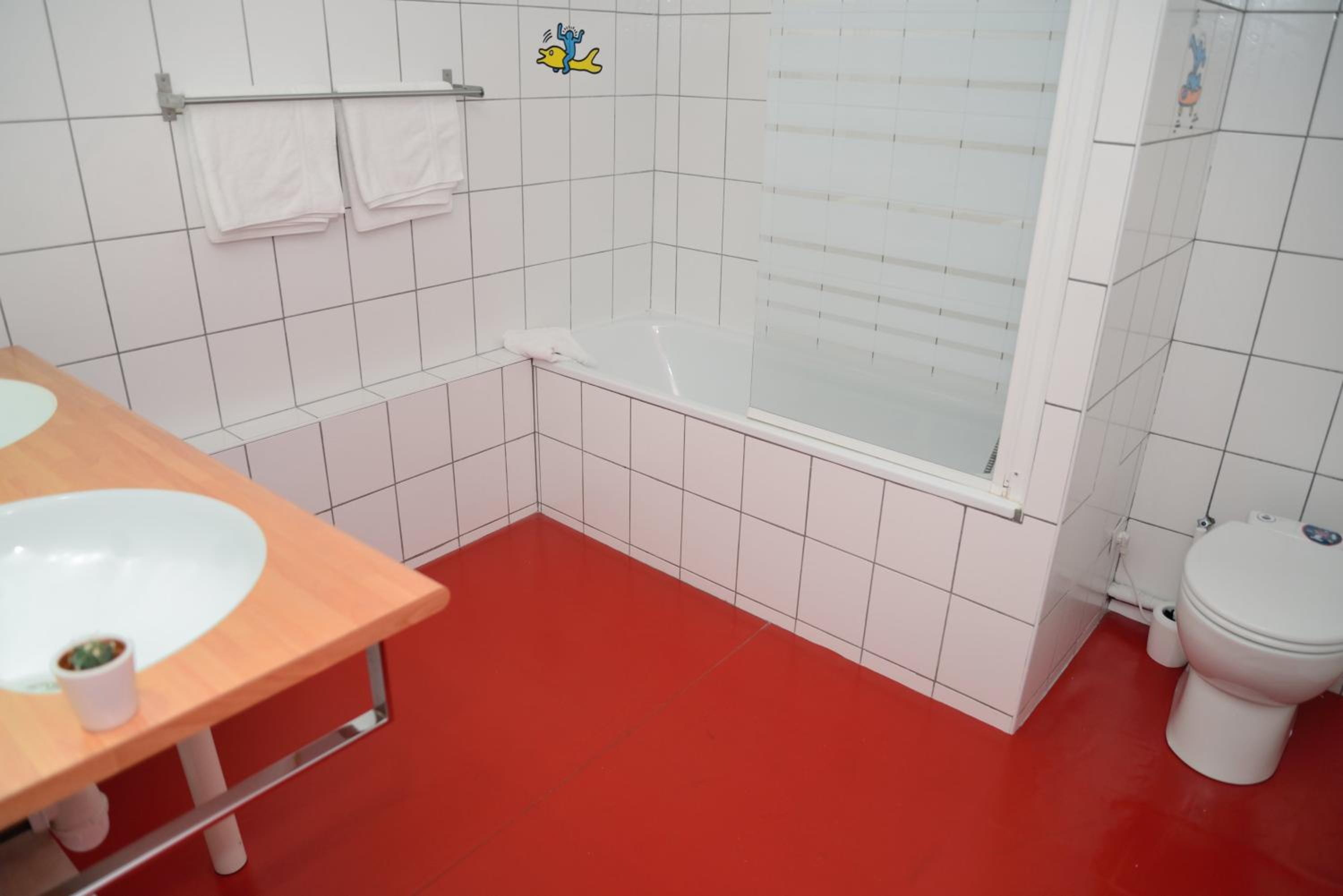Double Room - Photo 5
