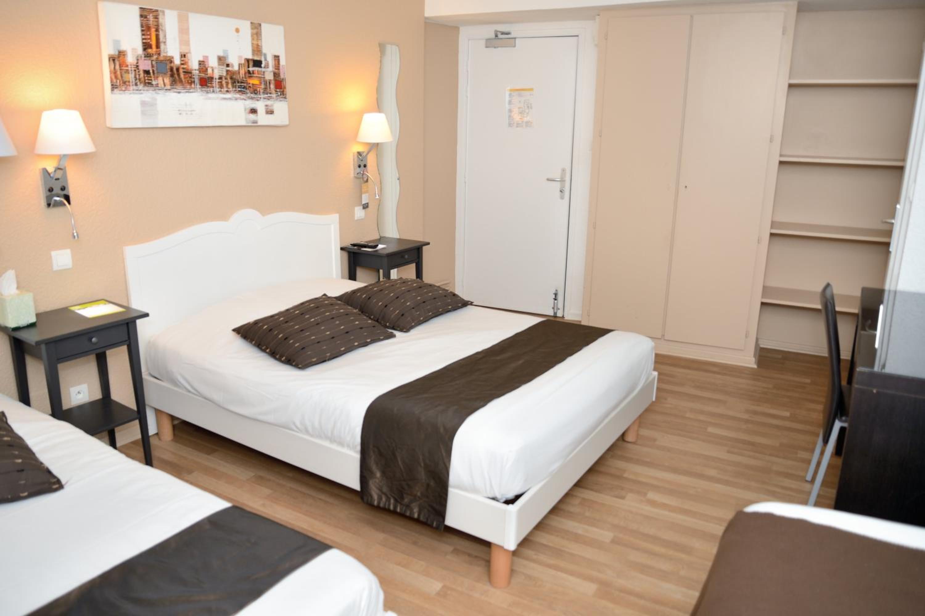 Quadruple Room - Photo 1