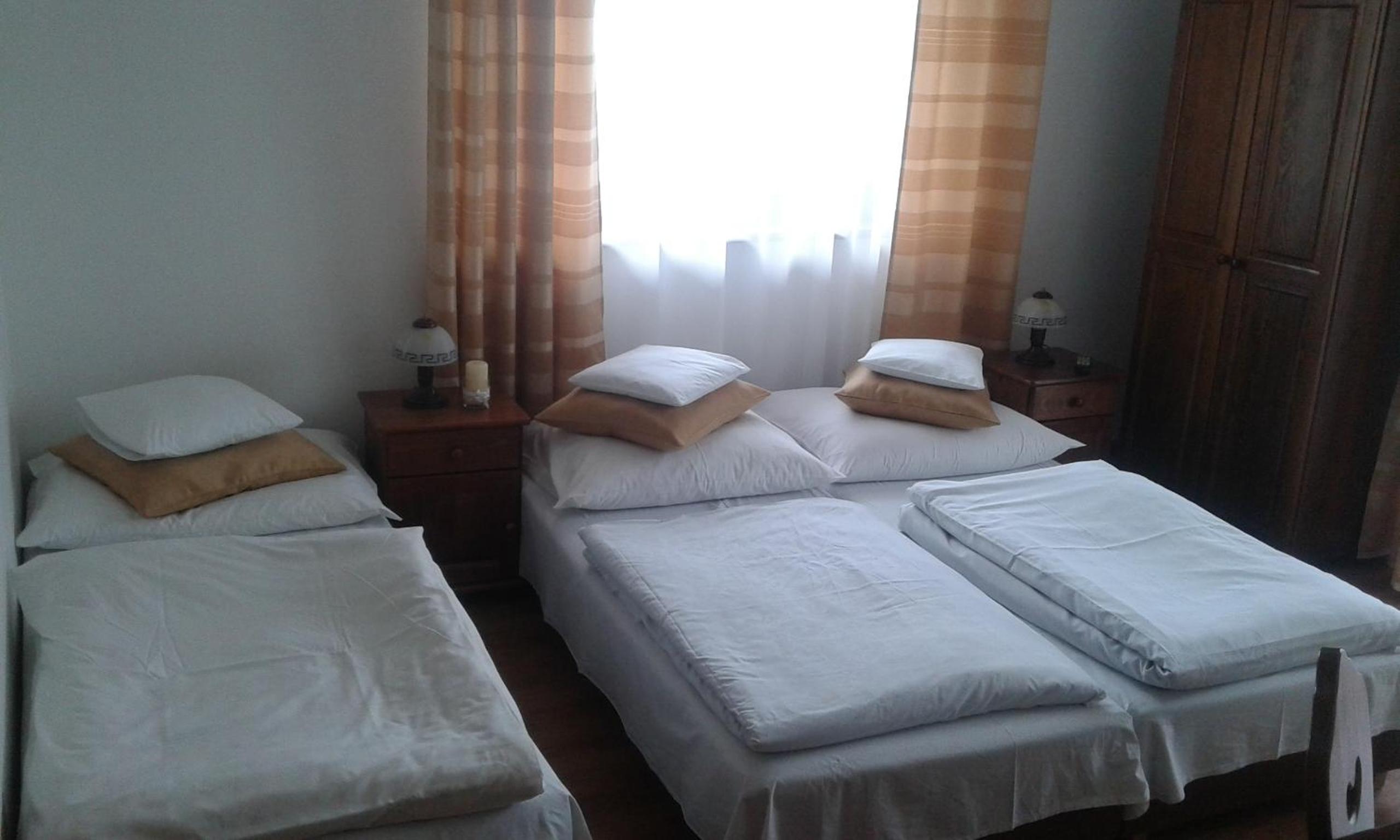 Triple Room with Private Bathroom photo 2
