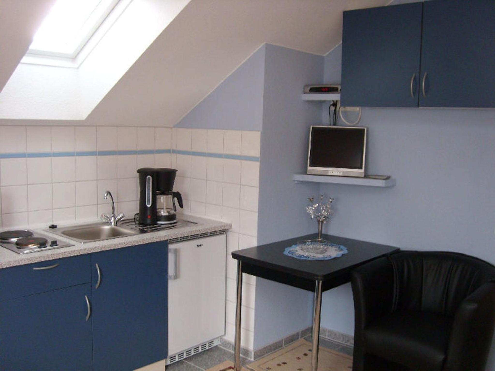 Small One-Bedroom Apartment - 2 - Photo 5