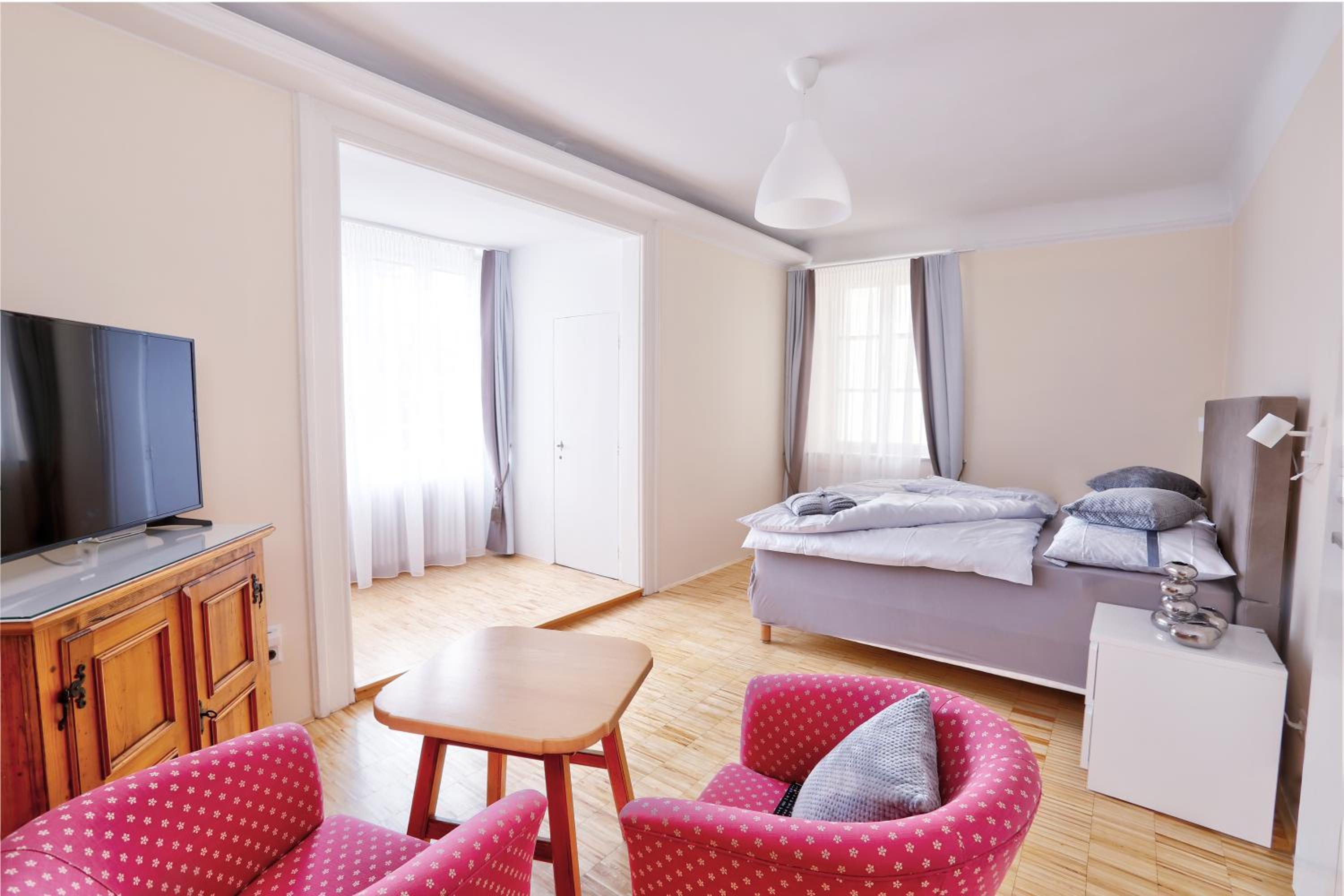 Studio Apartment photo 1
