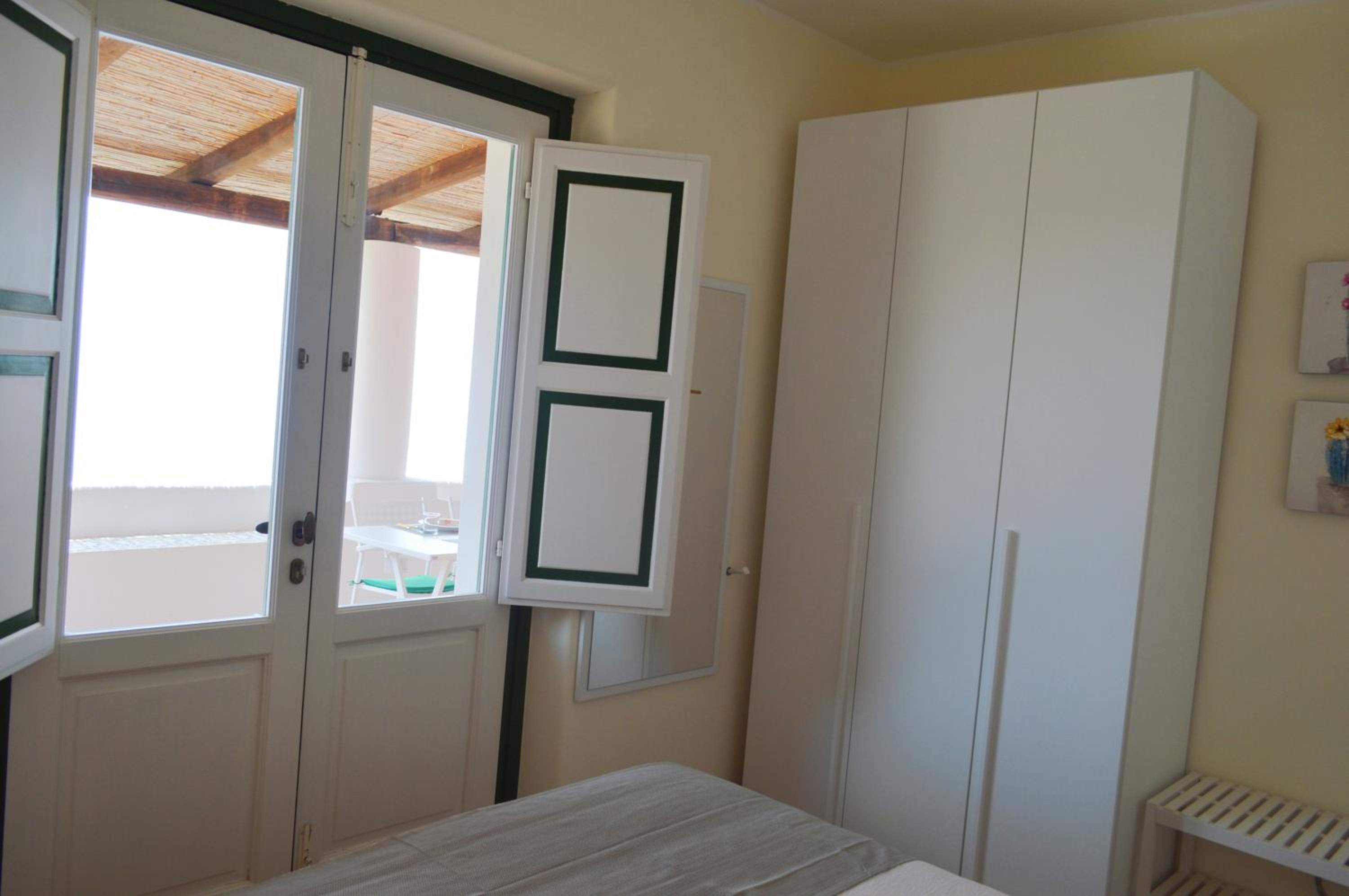 One-Bedroom Suite with Sea View photo 3