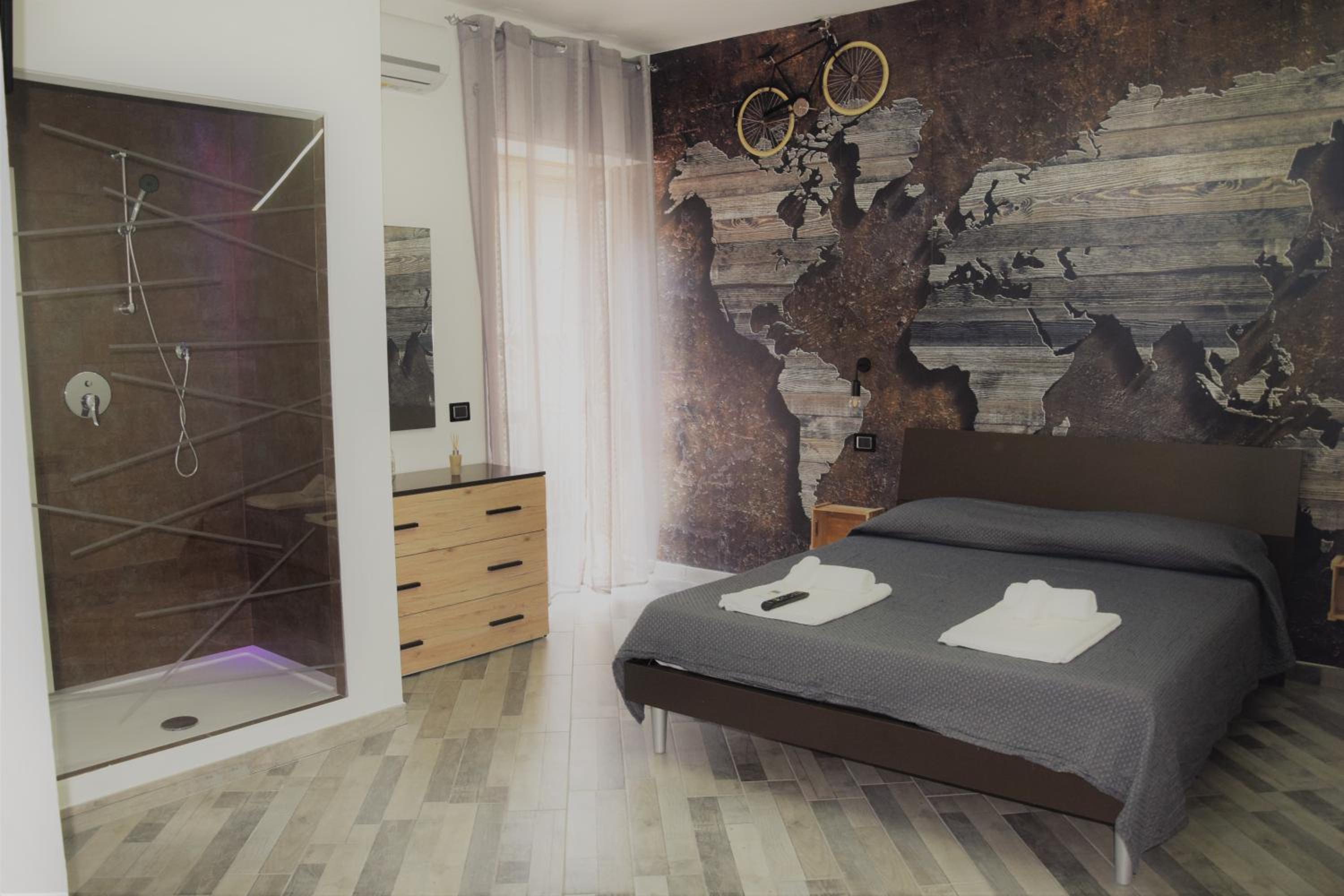 Deluxe Double Room with Balcony photo 1